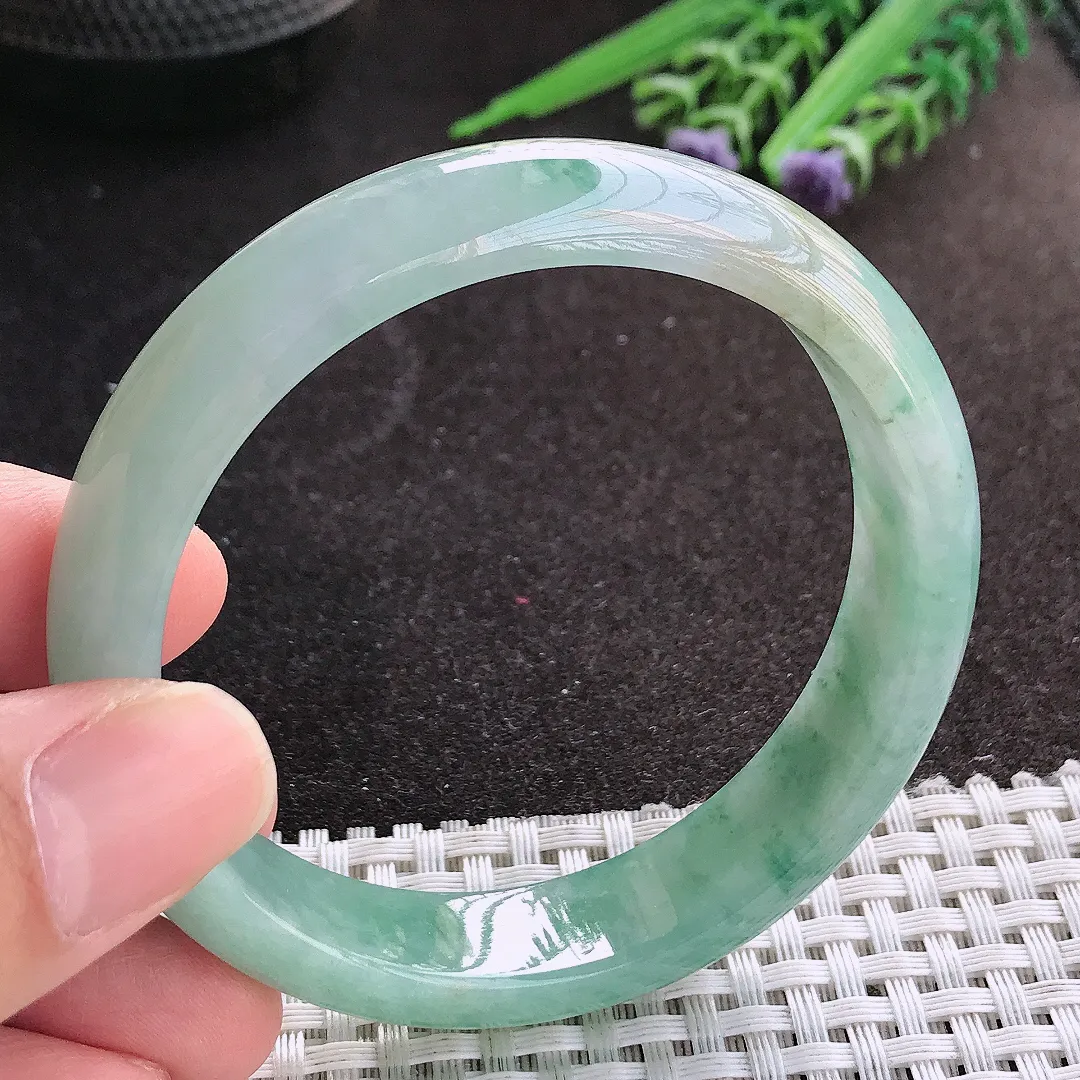 天然A货翡翠56/13/7.3老坑冰润起胶飘花手镯宽边玉镯