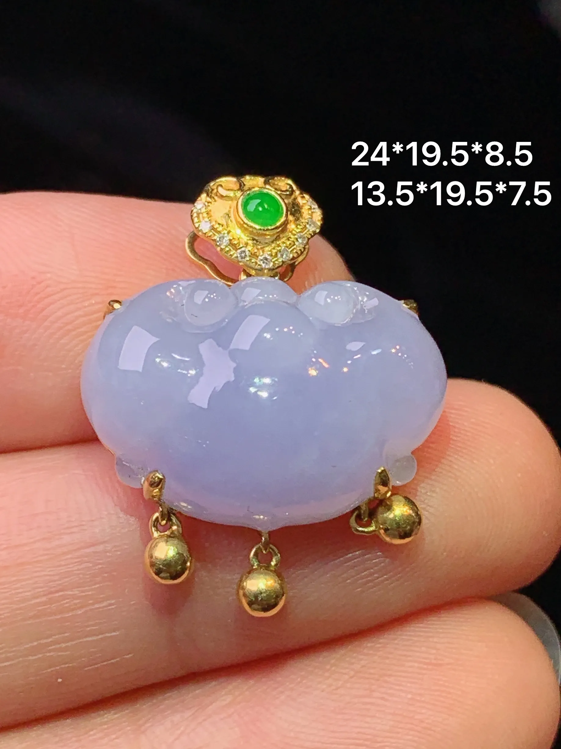 18k金钻镶嵌紫罗兰如意头吊坠 玉质细腻 色泽清新艳丽 整体尺寸24*19.5*8.5