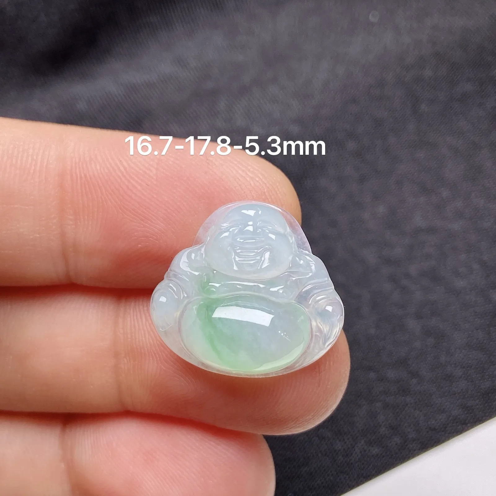 冰飘绿笑佛，冰润细腻，品相好，种水足，001 尺寸16.7*17.8*5.3