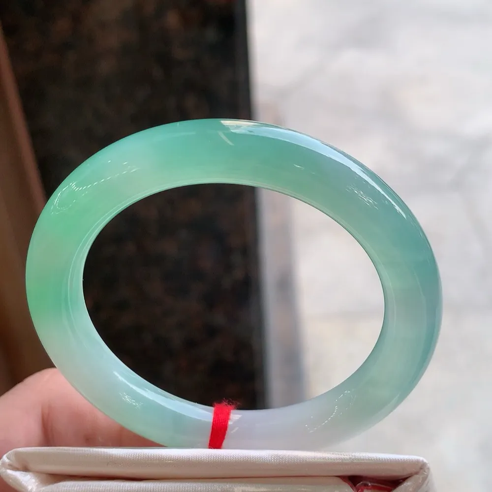 圆条冰绿 无瑕 尺寸:52.6/9.2 冰润🥰🥰