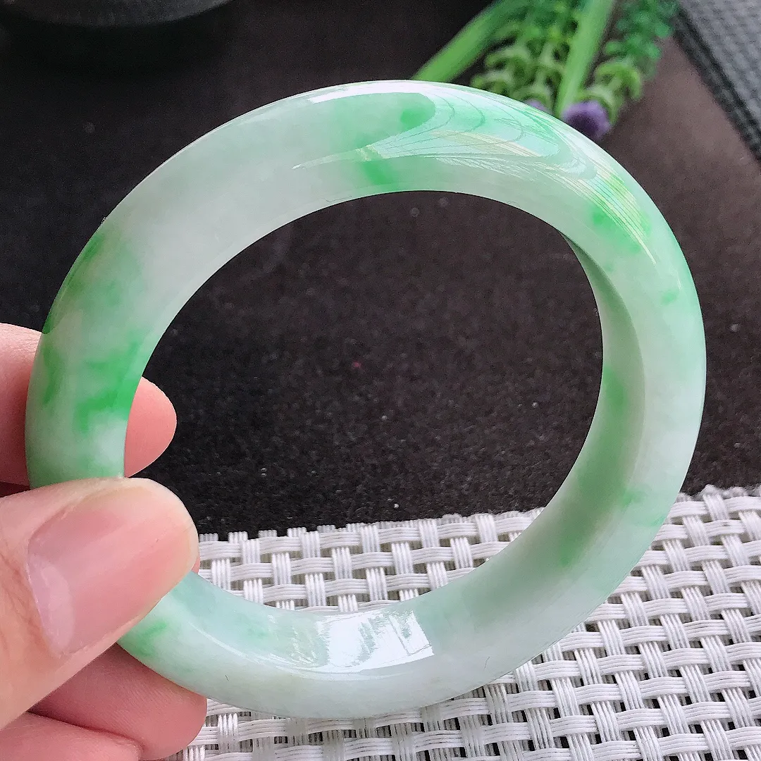 天然A货翡翠57.5/13.5/9.5老坑精美温润飘阳绿手镯宽边玉镯