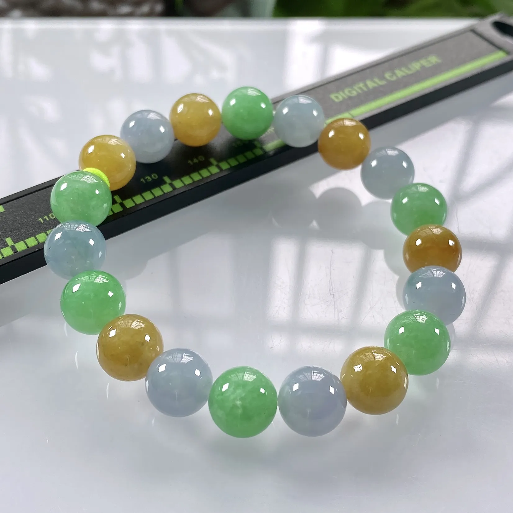 缅甸天然翡翠A货，卡10冰种起胶三彩多宝圆珠手串手链，尺寸：10mm/19颗，重量：33.17g，黄