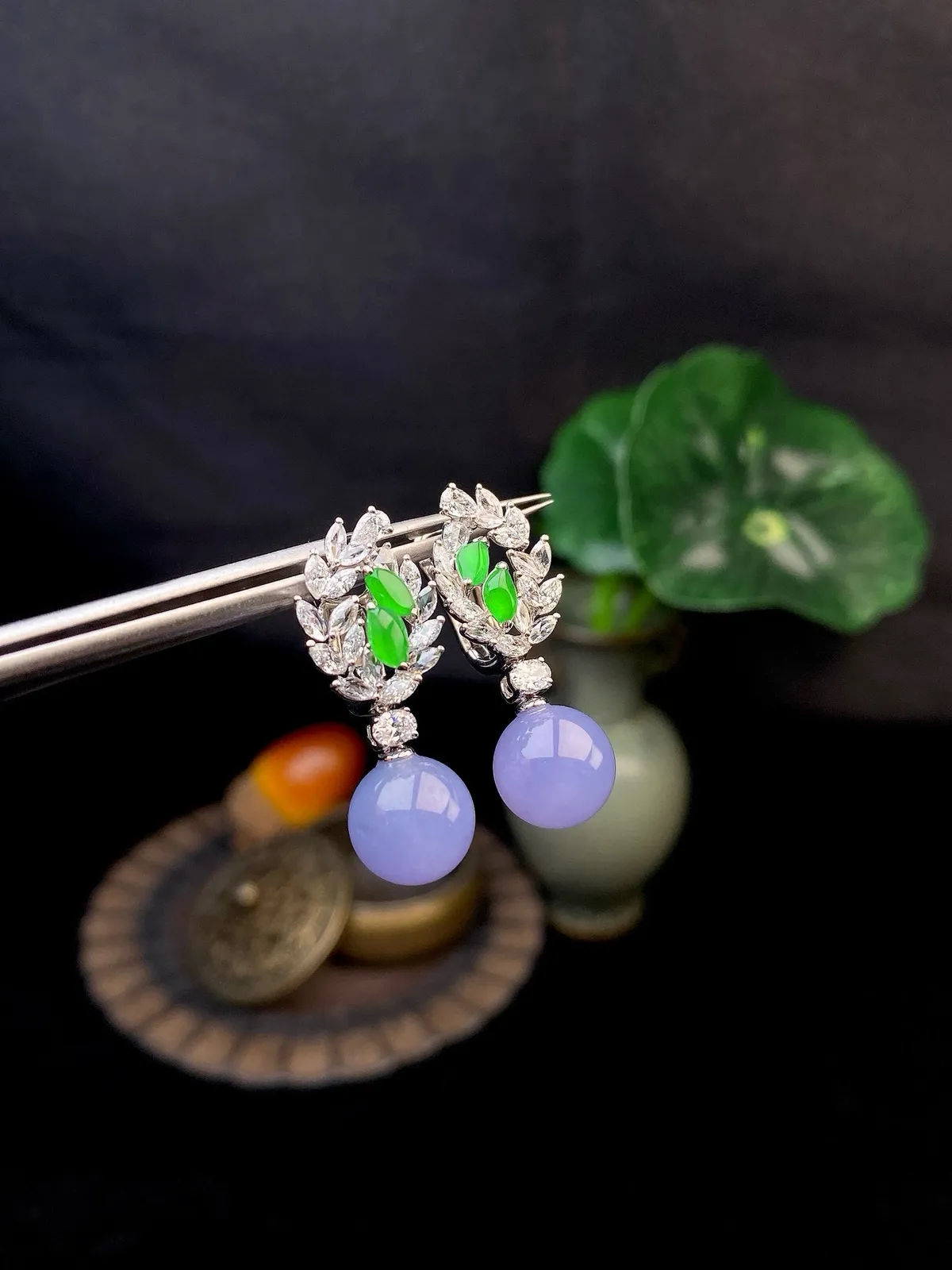 【冰种耳钉】种水上乘，阳绿色泽，纯净通透，收藏品质，18k金钻豪华镶嵌，8.9毫米