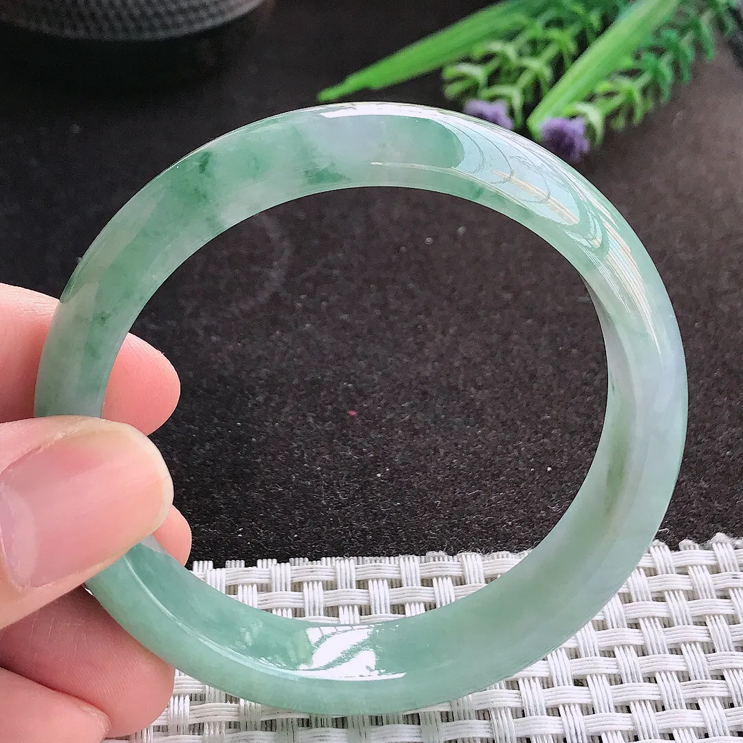 天然A货翡翠56/13/7.3老坑冰润起胶飘花手镯宽边玉镯