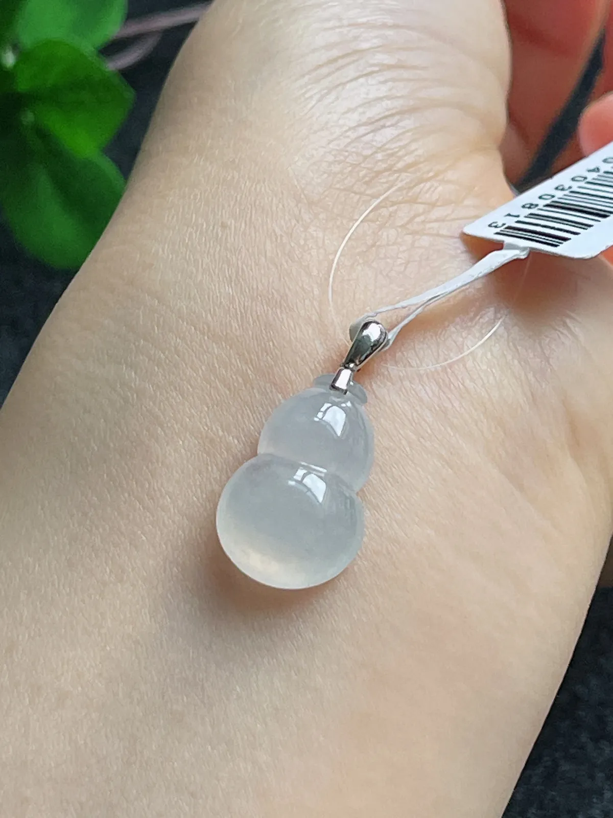 18k金镶嵌翡翠冰种白色葫芦