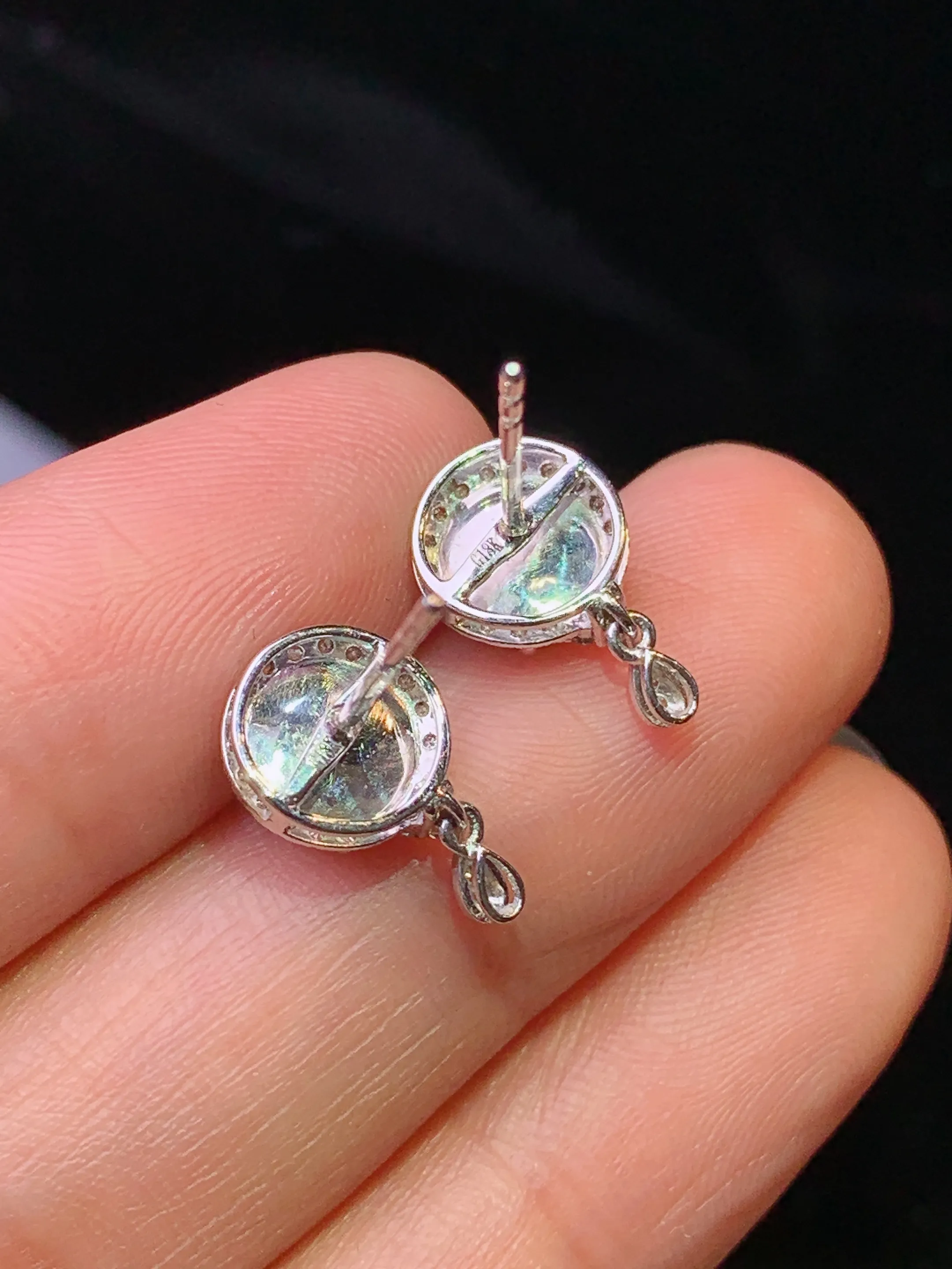 满绿蛋面耳钉 玉质细腻 色泽清新艳丽 整体尺寸13*8*6