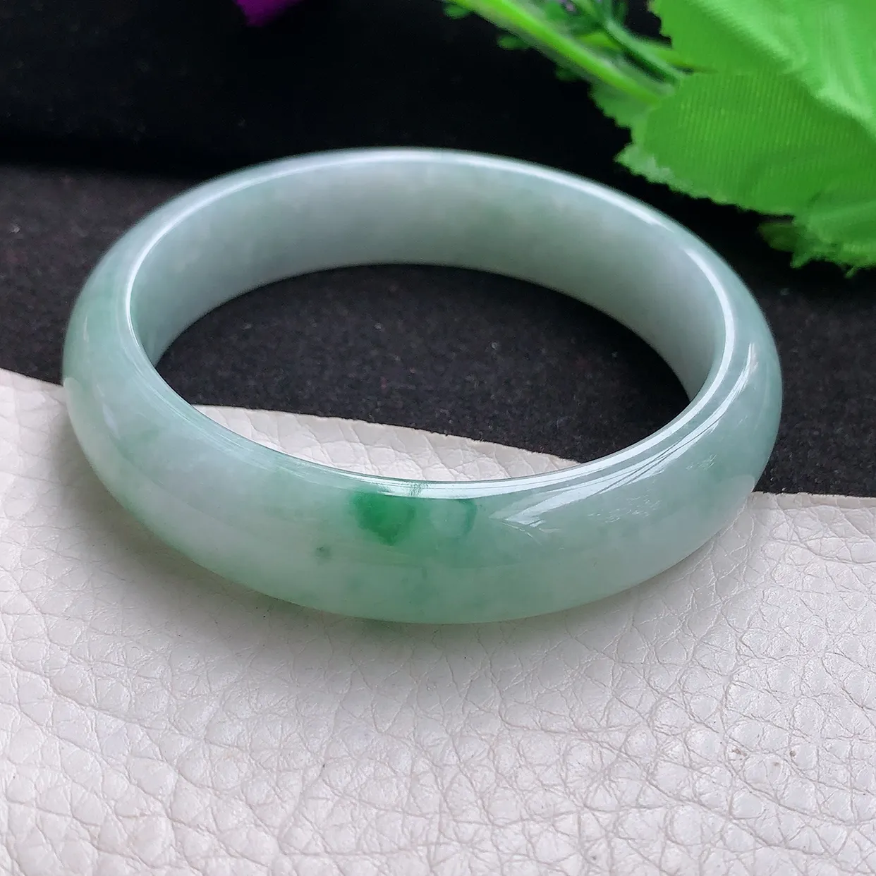 js自然光58*14*7.5平安镯 缅甸翡翠a货水润飘花宽边玉手镯玉手环