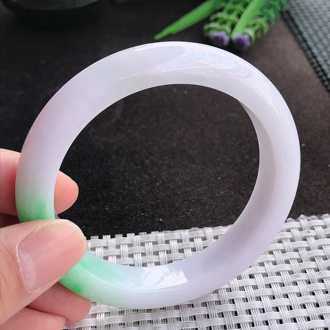 天然A货翡翠59.8/12.2/9.6老坑秀气温润飘阳绿手镯宽边玉镯