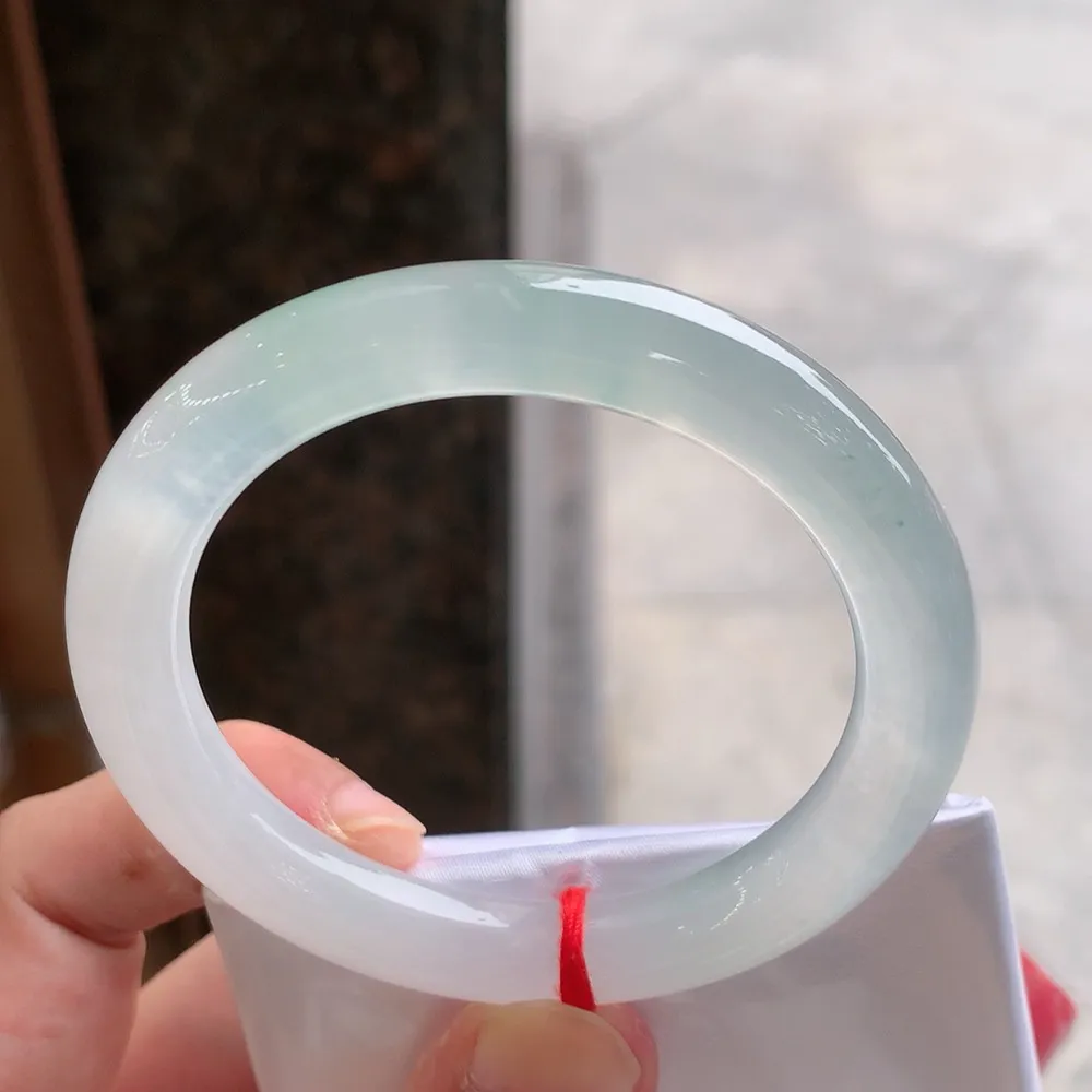 圆条冰玻飘花 无瑕 尺寸:54.6/9.6 花美 种水好