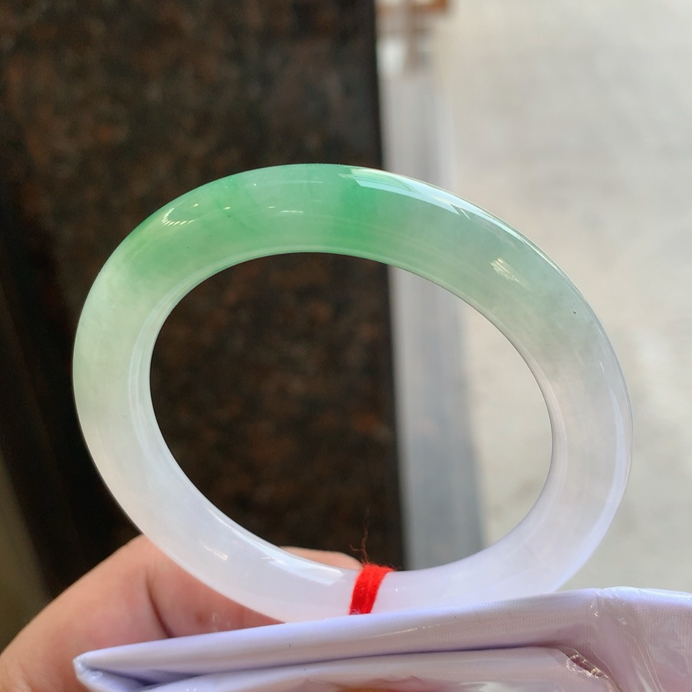 圆条高冰绿 无瑕 尺寸:52.2/9.3 种色兼备