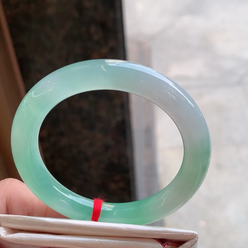 圆条冰绿 无瑕 尺寸:52.6/9.2 冰润🥰🥰