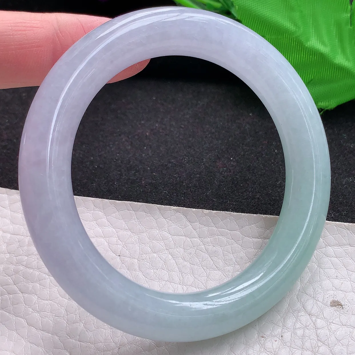 z自然光55**10.6美人镯 缅甸翡翠A货水灵春带彩圆条玉手镯玉手环