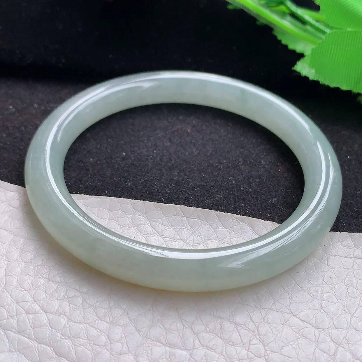 ll自然光55*8美人镯 缅甸翡翠a货玉镯子双彩圆条玉手环 叮当镯