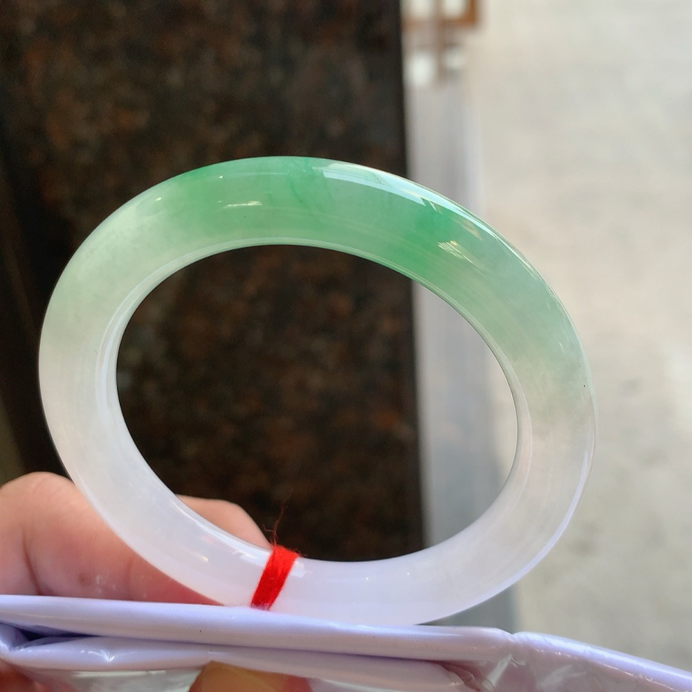 圆条高冰绿 无瑕 尺寸:52.2/9.3 种色兼备