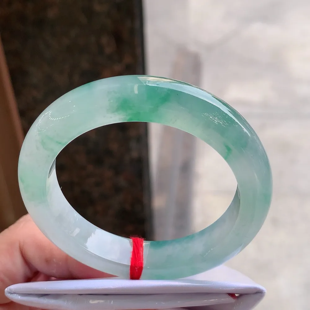 正圈冰玻飘花 无瑕 尺寸:53.8/11.8/9.2 花美 种水好