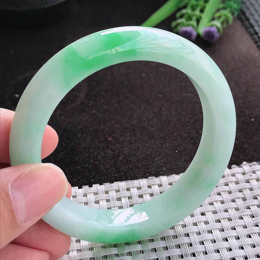 天然A货翡翠55.5/12.3/9老坑冰润水灵飘阳绿手镯宽边玉镯