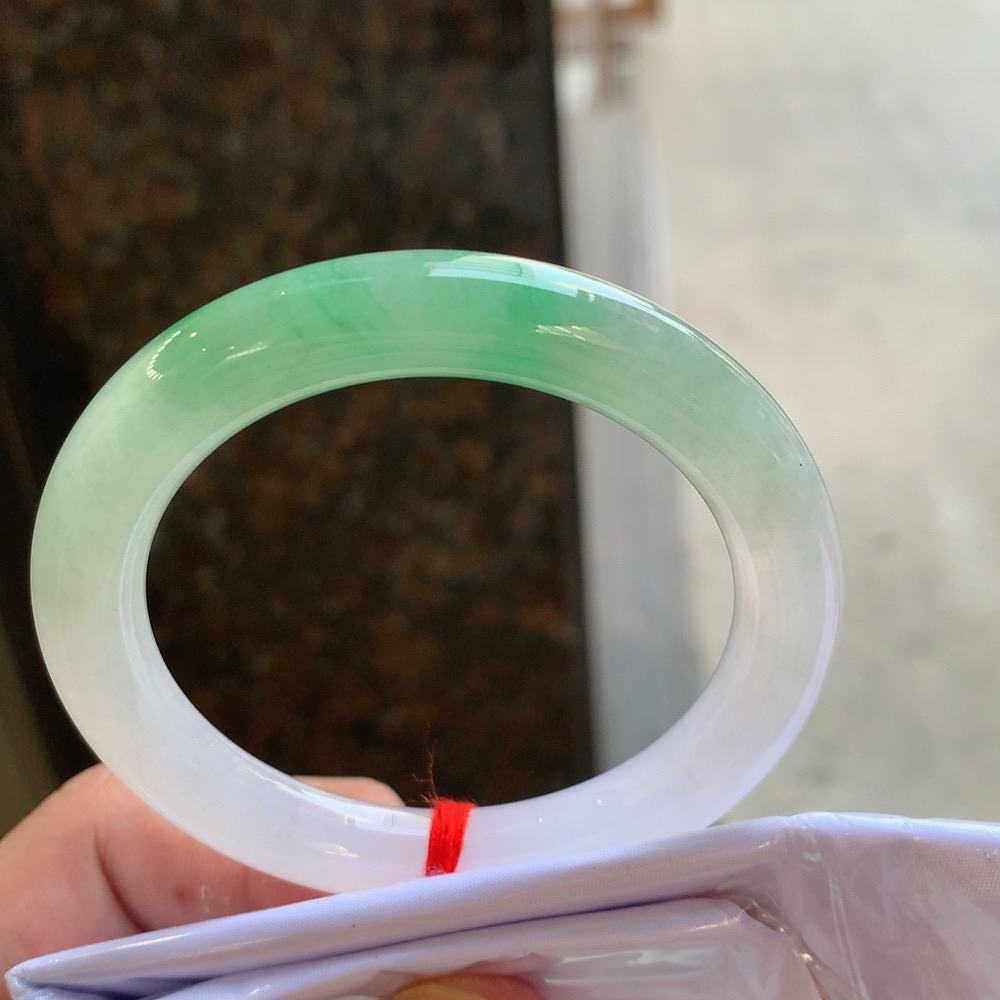 圆条高冰绿 无瑕 尺寸:52.2/9.3 种色兼备