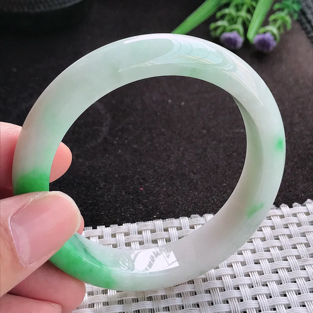 天然A货翡翠56/13/8.8老坑精美温润飘阳绿手镯宽边玉镯