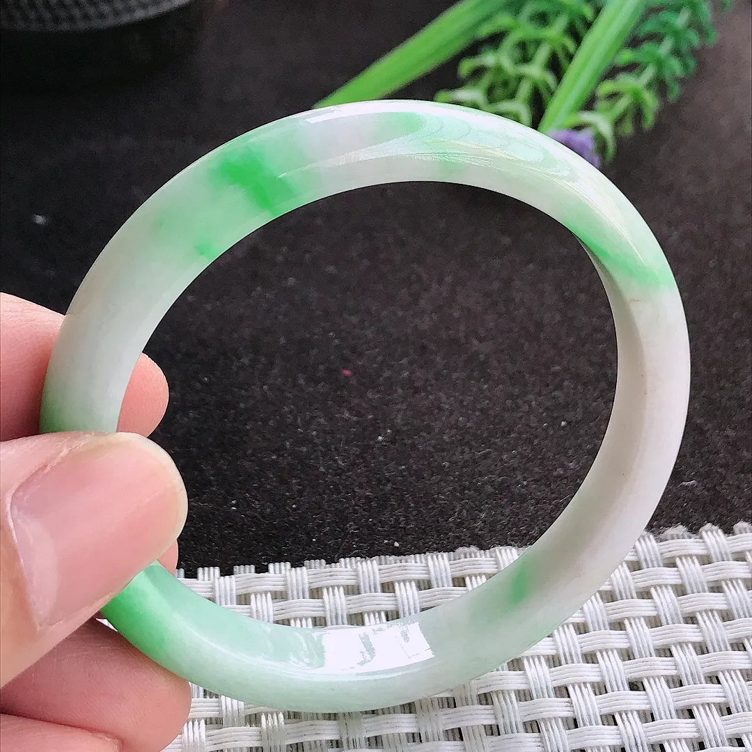 天然A货翡翠53/9.2/6.5老坑精美温润飘阳绿手镯宽边玉镯