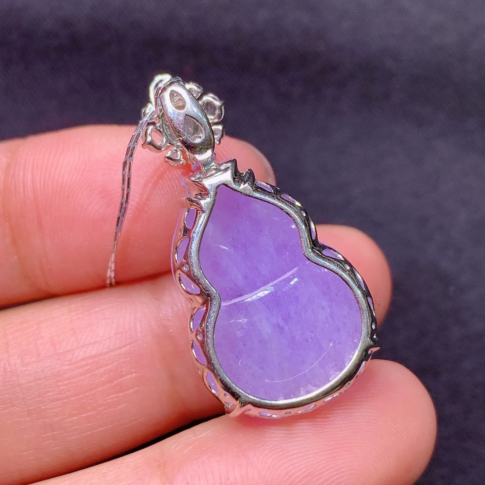 紫罗兰葫芦吊坠，18k金镶嵌，温润细腻，颜色浓郁 尺寸29.9*15.7*10.3