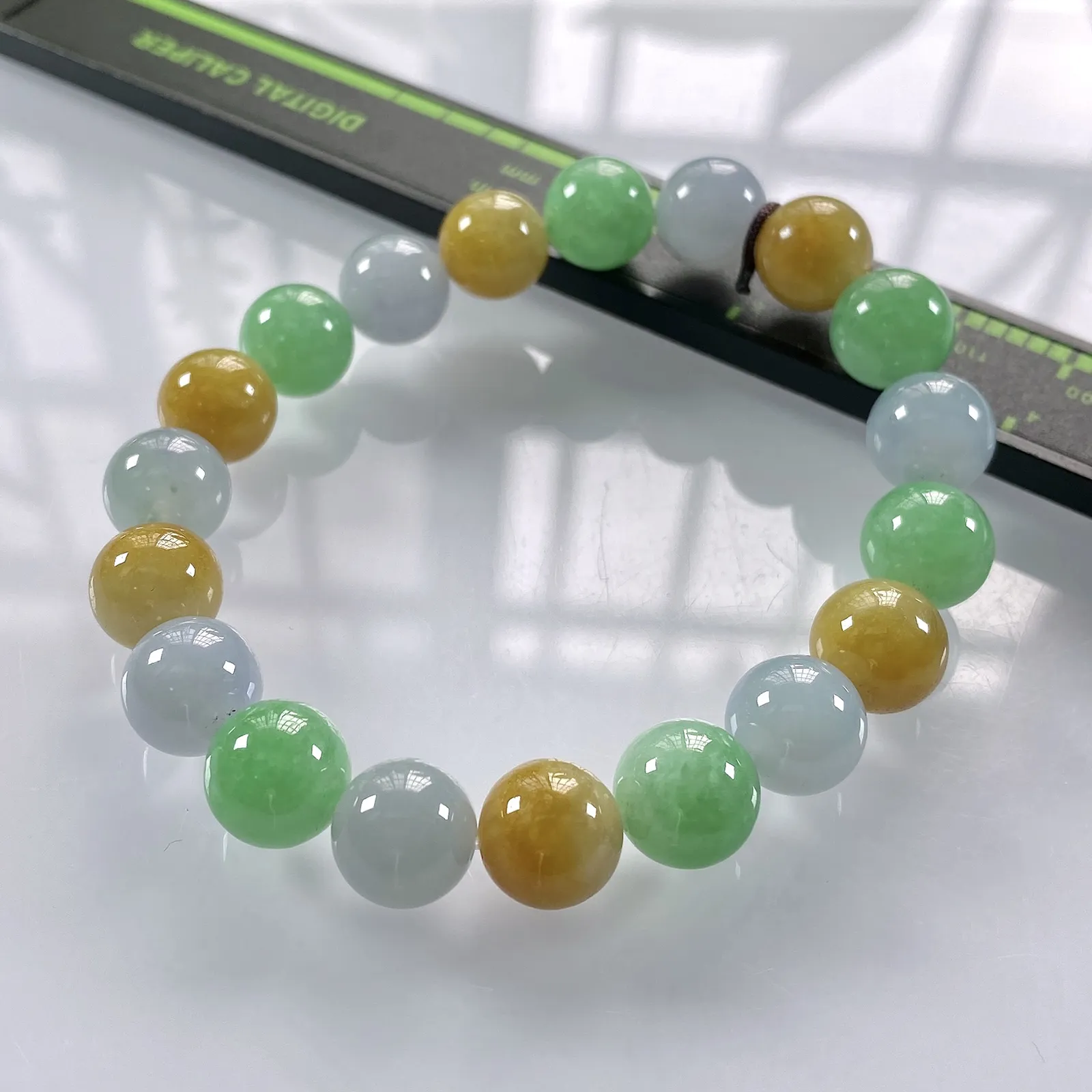 缅甸天然翡翠A货，卡10冰种起胶三彩多宝圆珠手串手链，尺寸：10mm/19颗，重量：32.74g，黄珠也是天然黄。