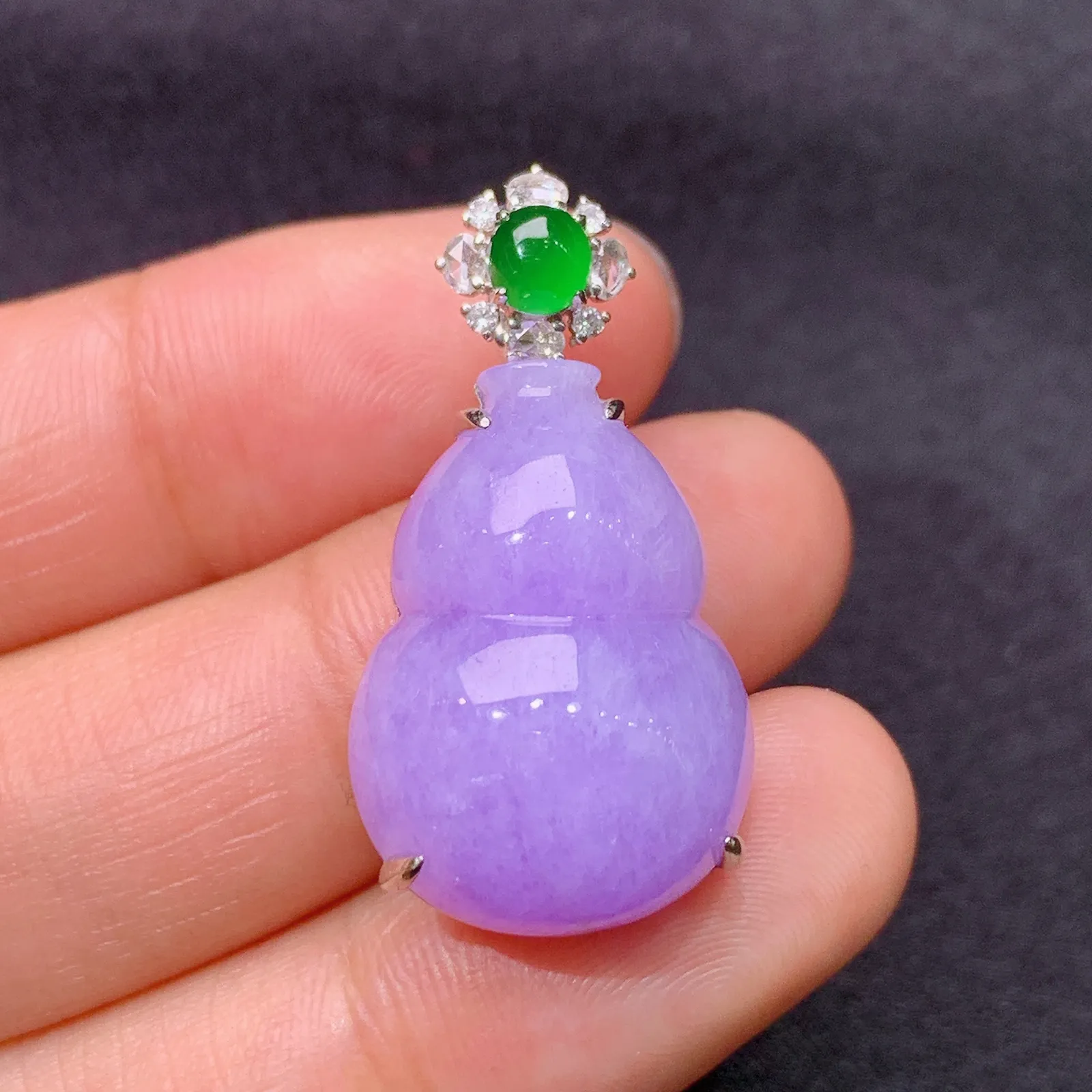 紫罗兰葫芦吊坠，18k金镶嵌，温润细腻，颜色浓郁 尺寸29.9*15.7*10.3