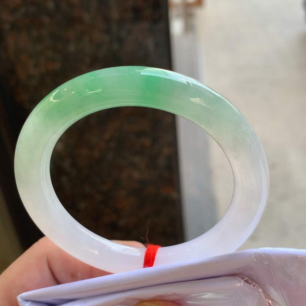 圆条高冰绿 无瑕 尺寸:52.2/9.3 种色兼备