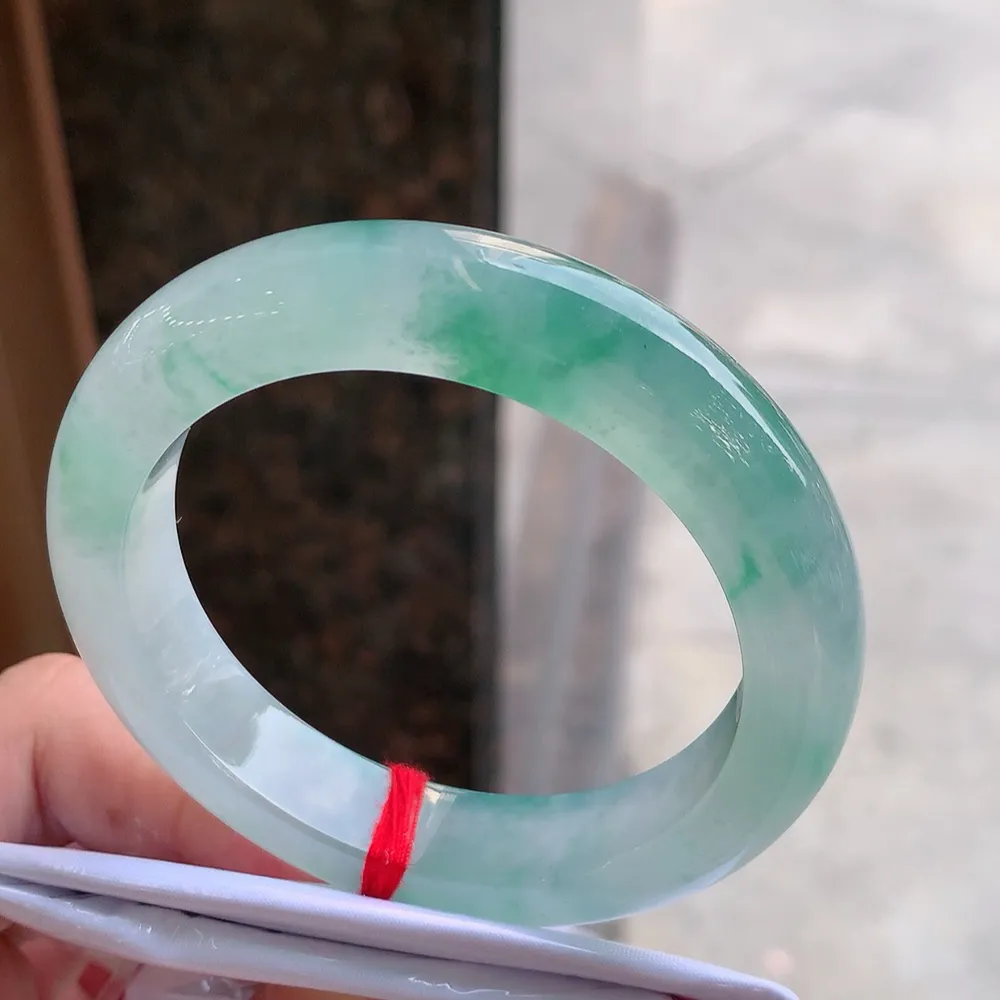 正圈冰玻飘花 无瑕 尺寸:53.8/11.8/9.2 花美 种水好