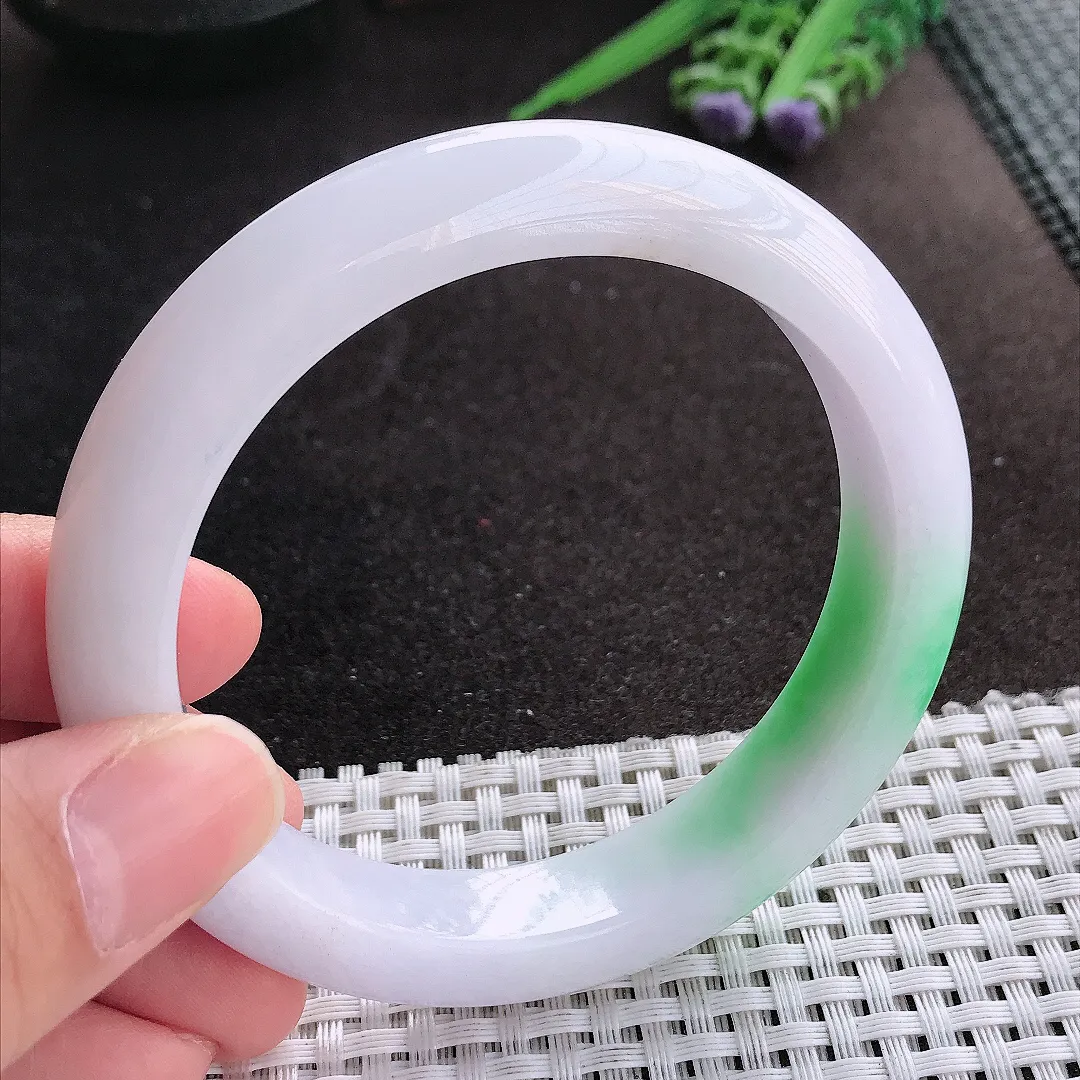 天然A货翡翠59.8/12.2/9.6老坑秀气温润飘阳绿手镯宽边玉镯