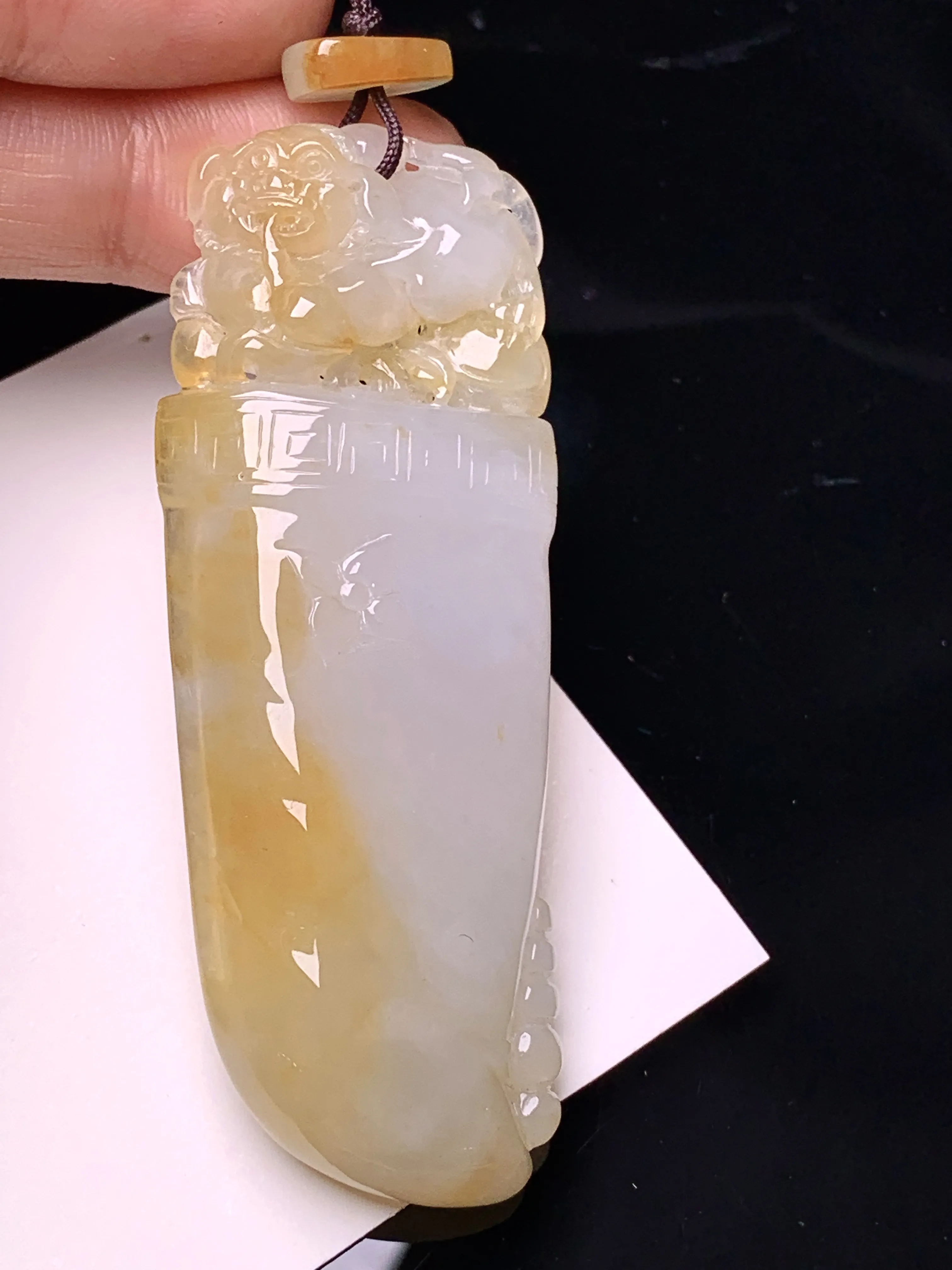 飘黄翡貔貅吊坠 玉质细腻 色泽清新艳丽 整体尺寸66.2*24.8*7.6