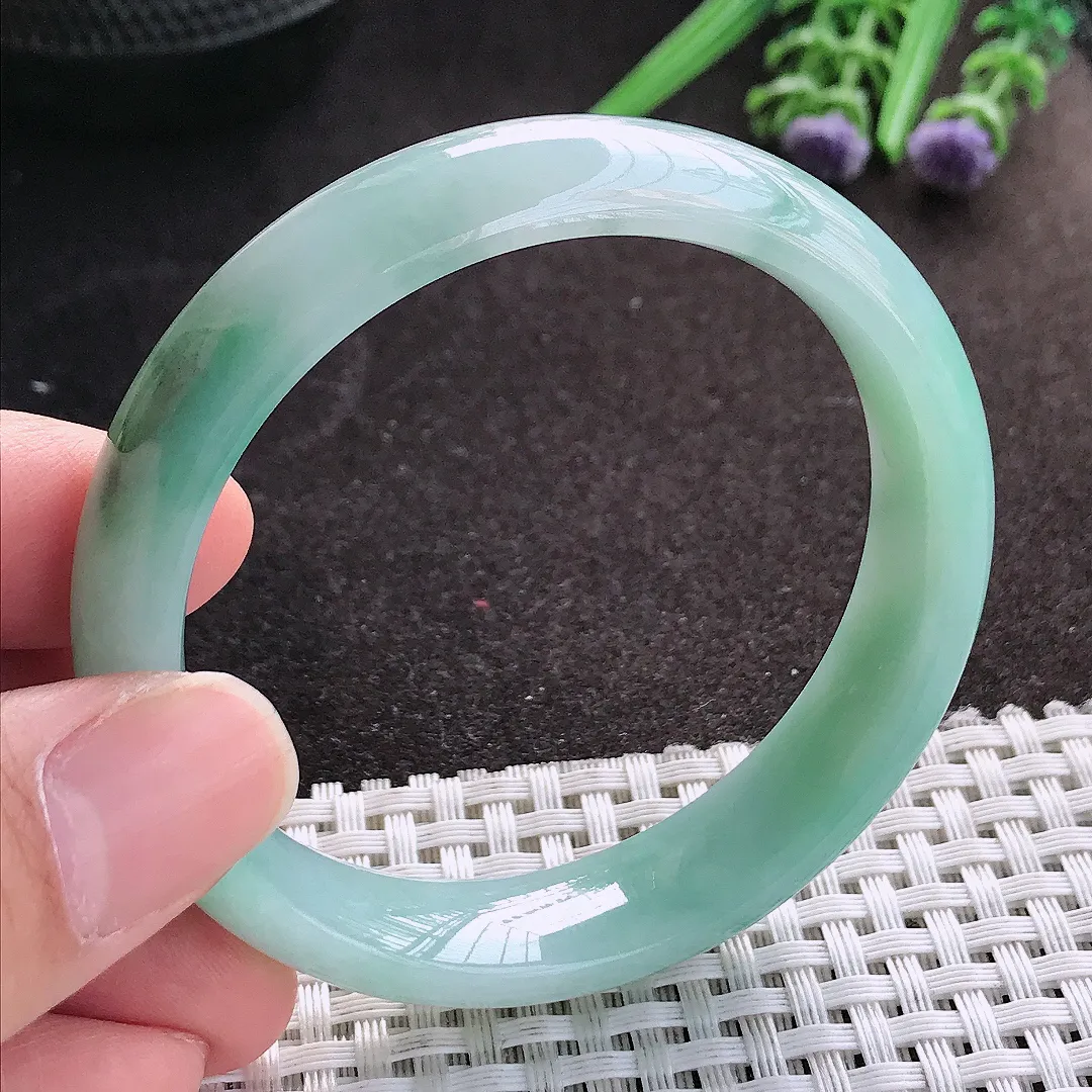 天然A货翡翠53.5/13.1/7..3老坑冰润水灵飘花手镯宽边玉镯