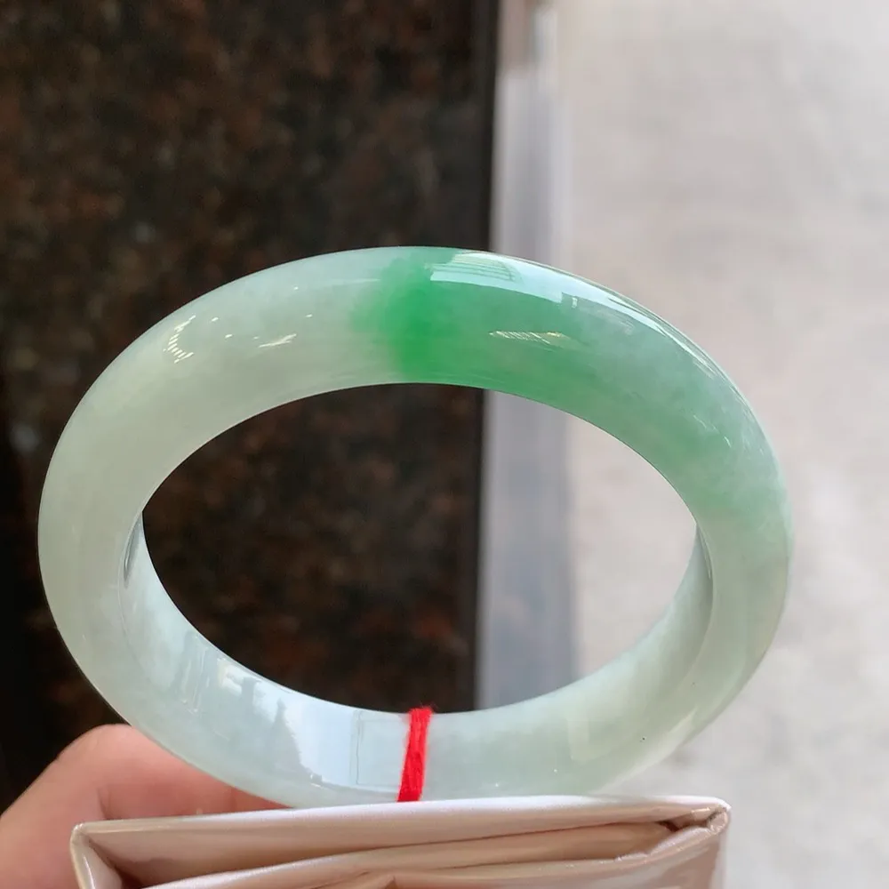 正圈冰糯阳绿 无瑕 尺寸:60.6/13.4/9.4色好