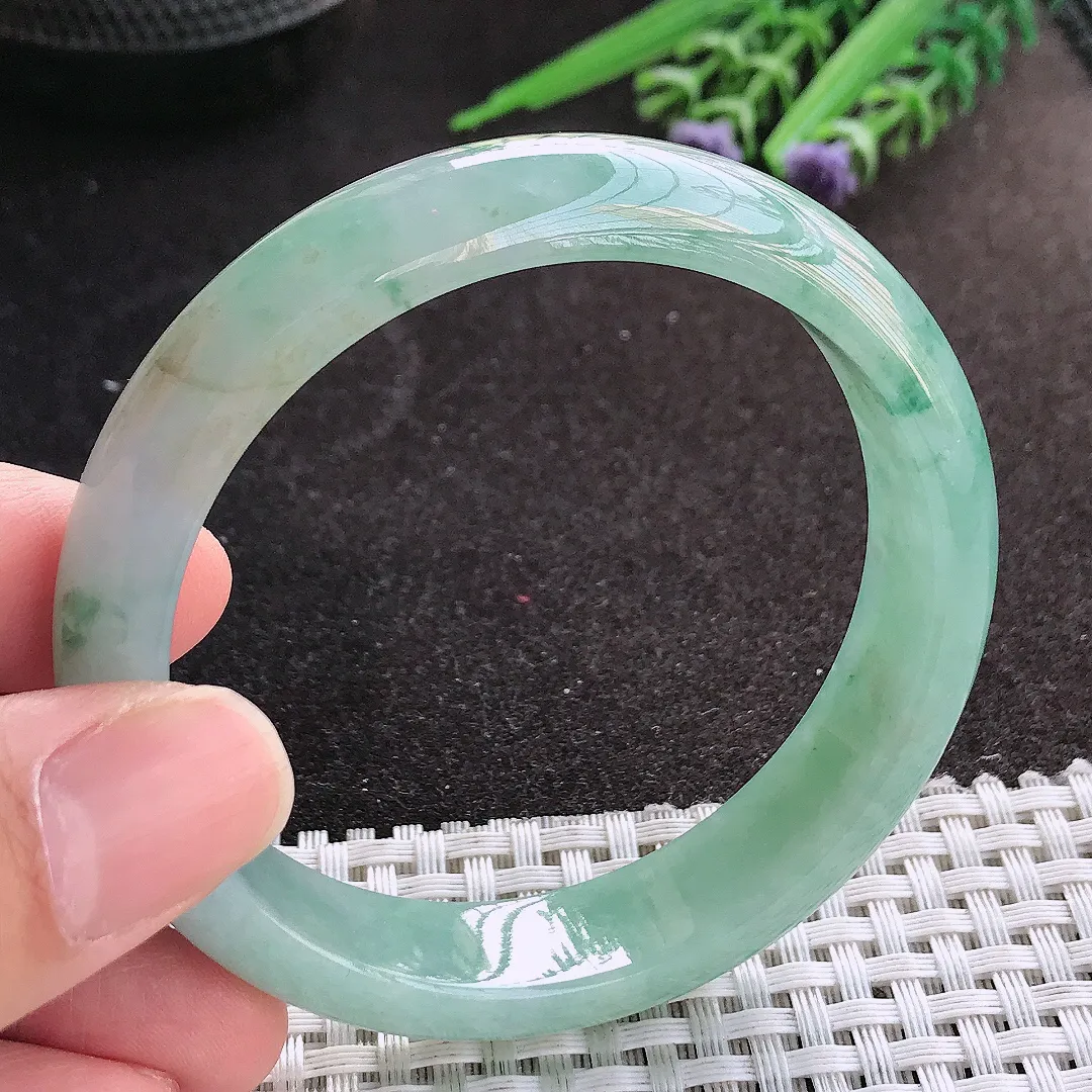 天然A货翡翠56/13/7.3老坑冰润起胶飘花手镯宽边玉镯