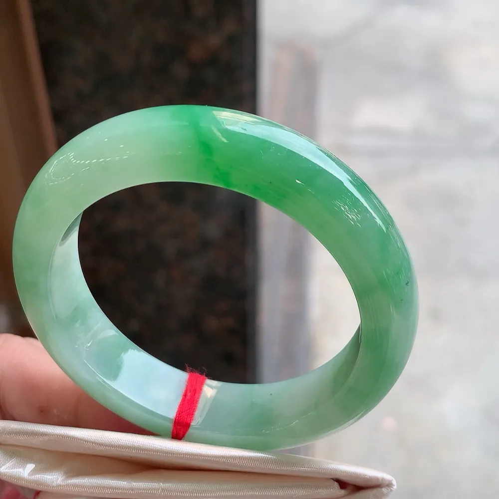 正圈冰翠绿 无瑕 尺寸:52.1/13.1/8.8 色好🥰🥰