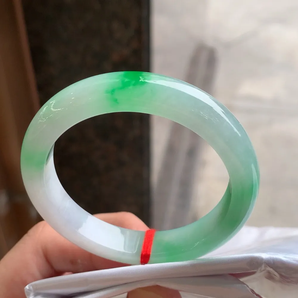 正圈冰糯阳绿 无瑕 尺寸:52.1/11.1/8.1 色好