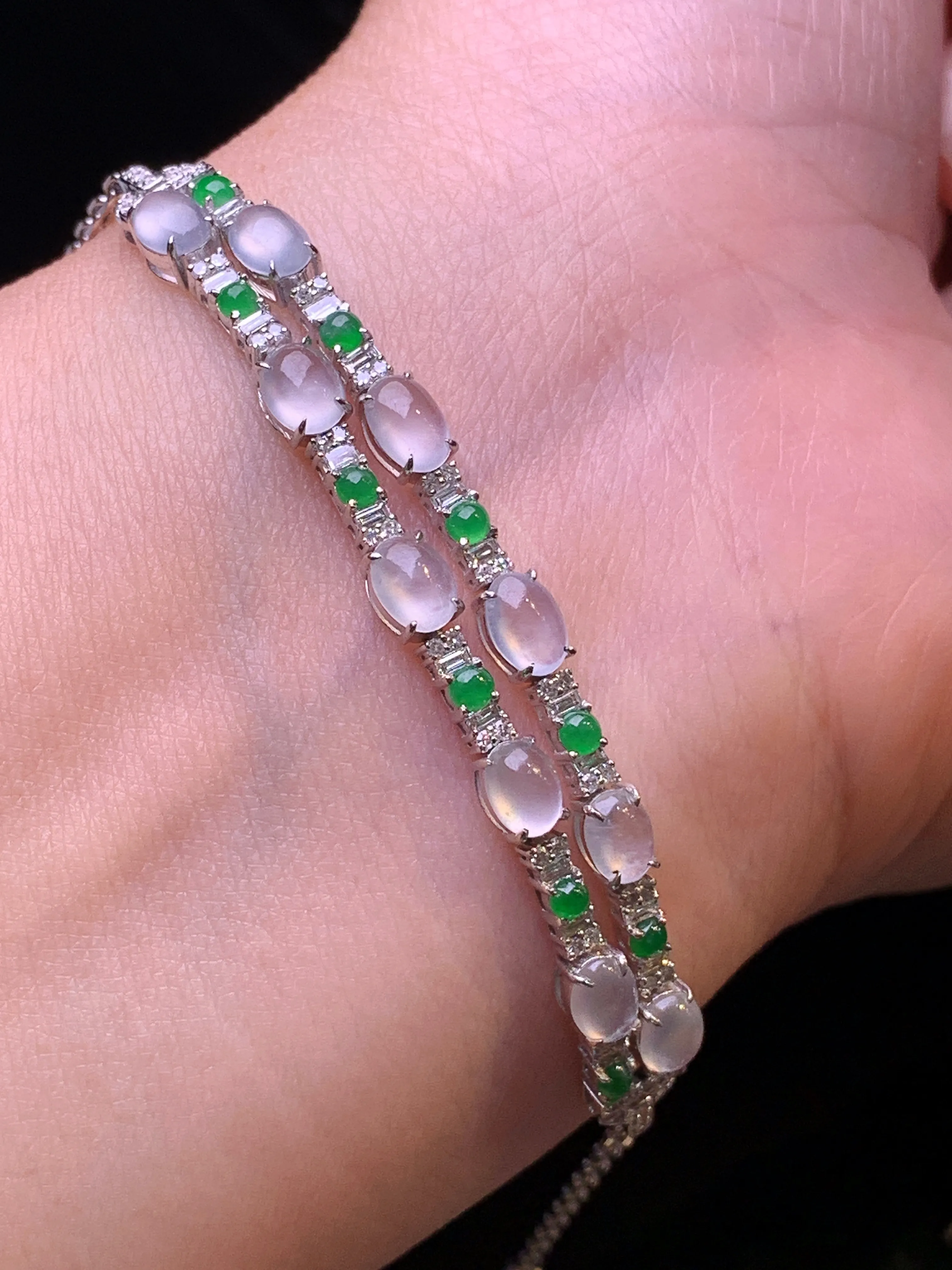 18k金钻镶嵌冰种蛋面手链 玉质细腻 色泽清新艳丽 整体尺寸67*6.6*4