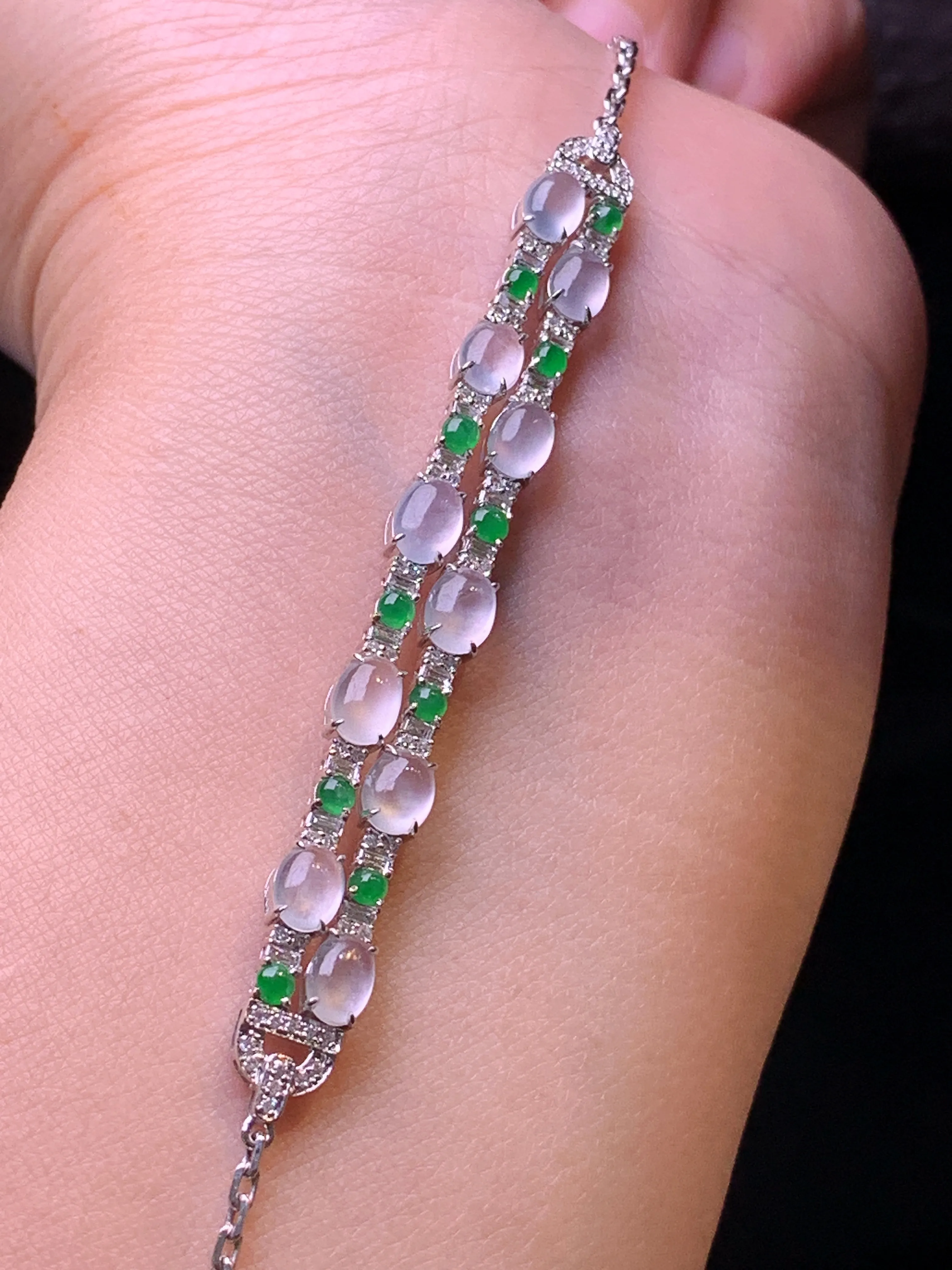 18k金钻镶嵌冰种蛋面手链 玉质细腻 色泽清新艳丽 整体尺寸67*6.6*4