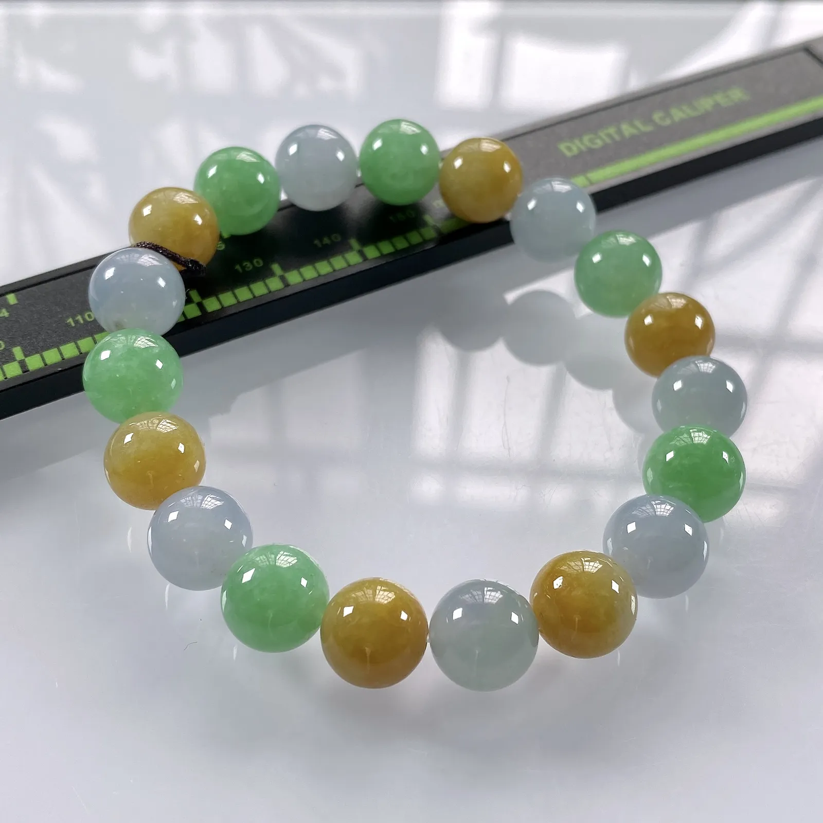 缅甸天然翡翠A货，卡10冰种起胶三彩多宝圆珠手串手链，尺寸：10mm/19颗，重量：32.74g，黄