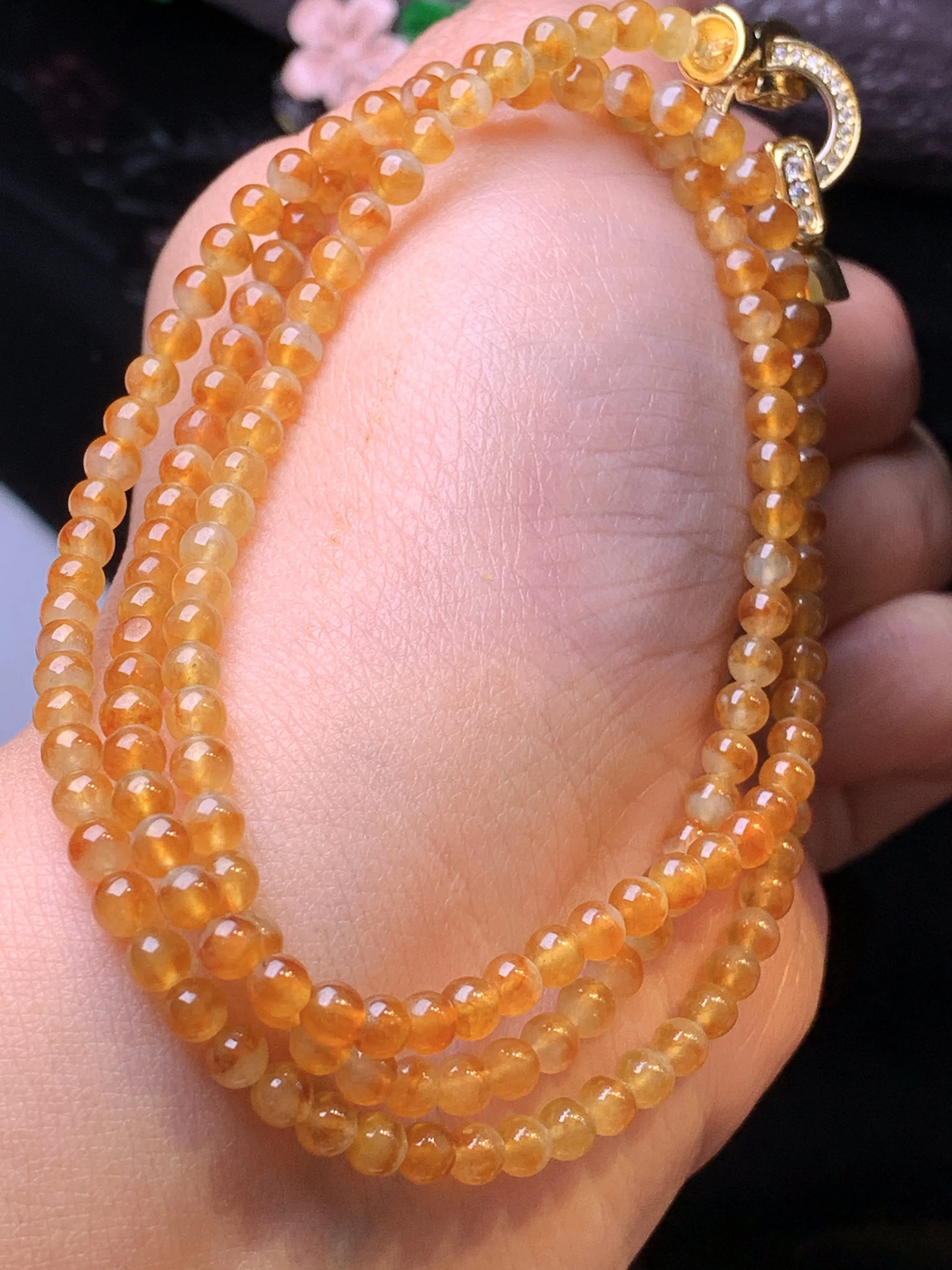 黄翡圆珠项链 玉质细腻 色泽清新艳丽 整体尺寸3.6