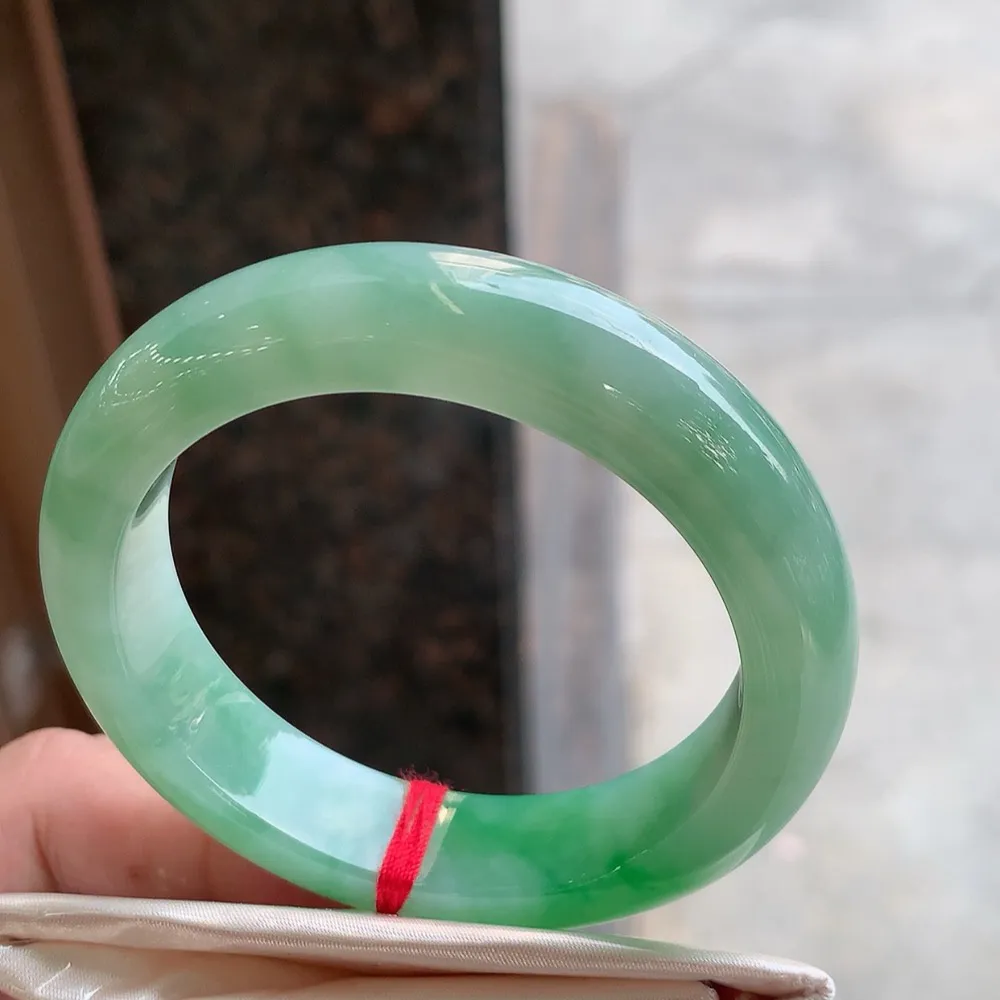 正圈冰翠绿 无瑕 尺寸:52.1/13.1/8.8 色好🥰🥰