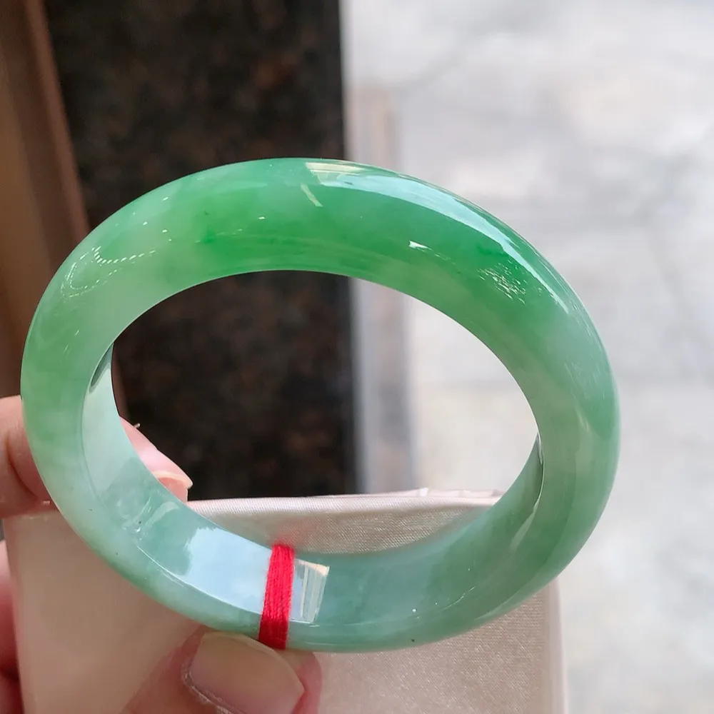 正圈冰翠绿 无瑕 尺寸:52.1/13.1/8.8 色好🥰🥰