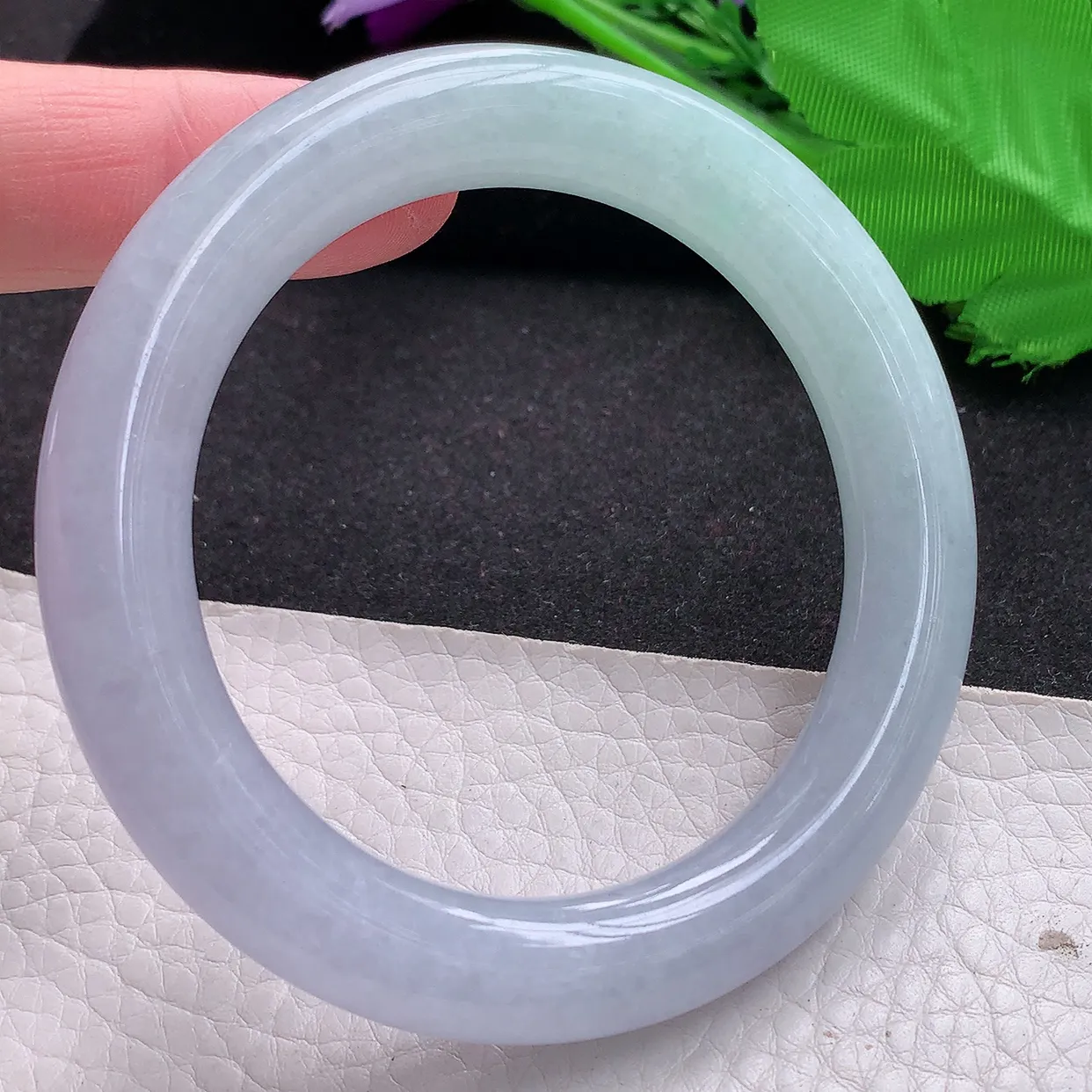 z自然光55**10.6美人镯 缅甸翡翠A货水灵春带彩圆条玉手镯玉手环