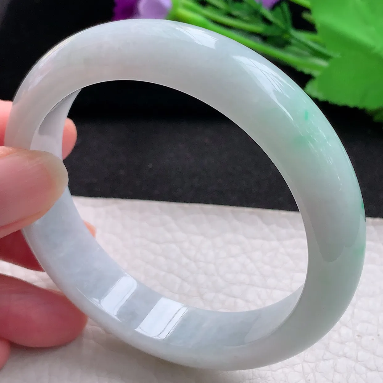 ll自然光58*14*8.5平安镯 天然缅甸翡翠a货飘绿宽边玉镯子 玉手环