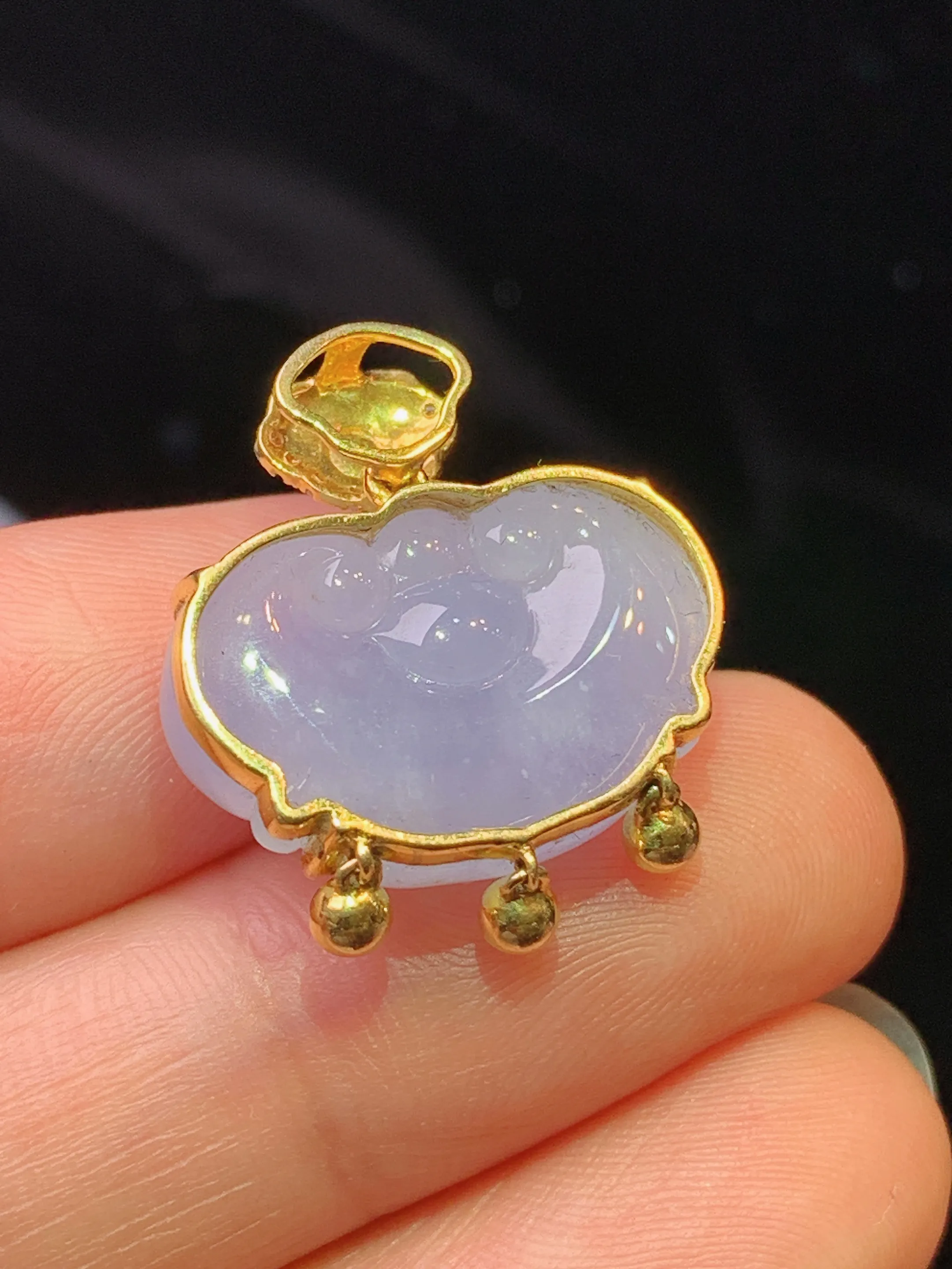 18k金钻镶嵌紫罗兰如意头吊坠 玉质细腻 色泽清新艳丽 整体尺寸24*19.5*8.5