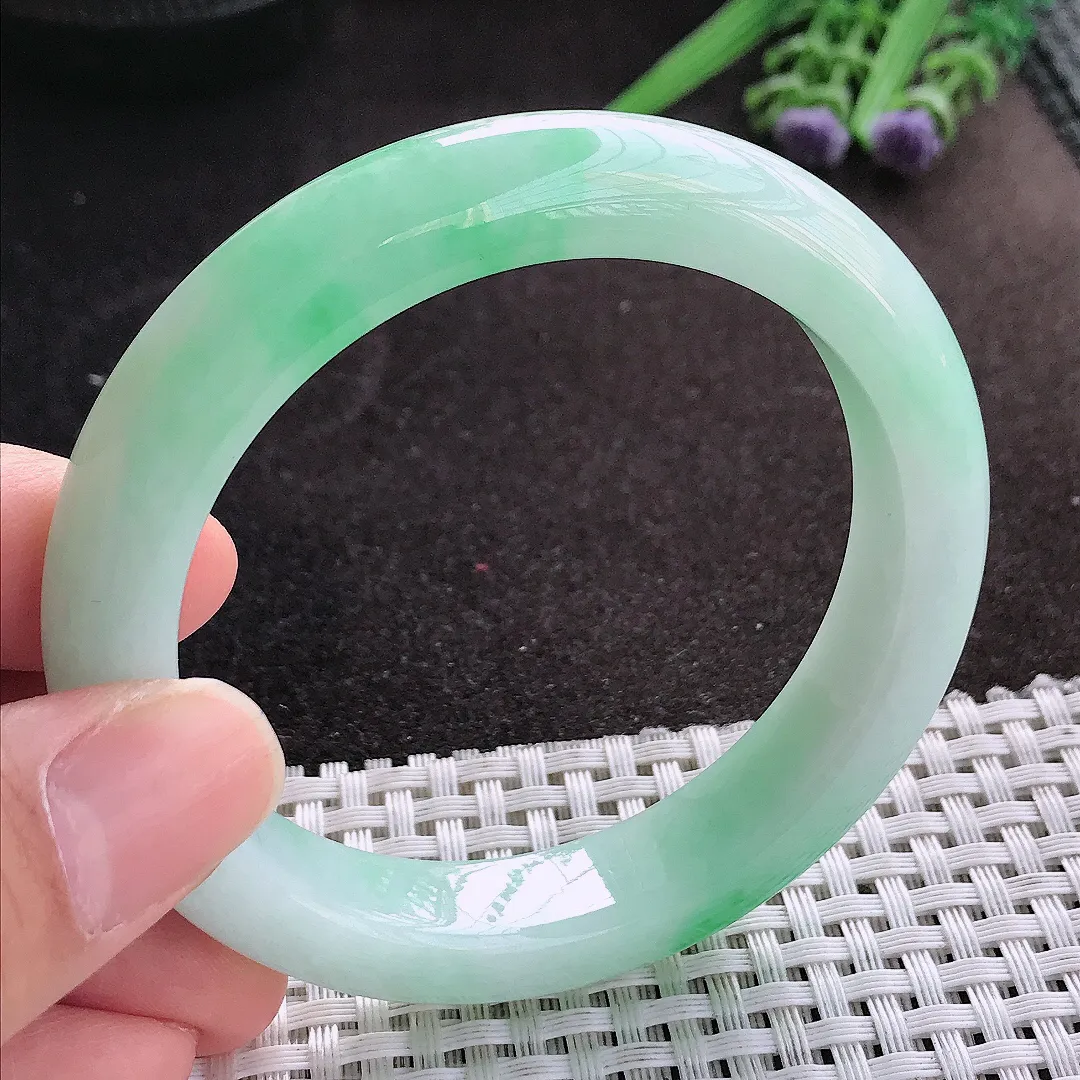 天然A货翡翠55.5/12.3/9老坑冰润水灵飘阳绿手镯宽边玉镯