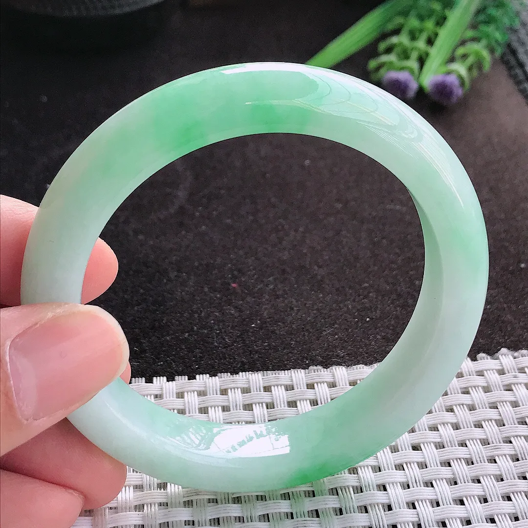 天然A货翡翠55.5/12.3/9老坑冰润水灵飘阳绿手镯宽边玉镯