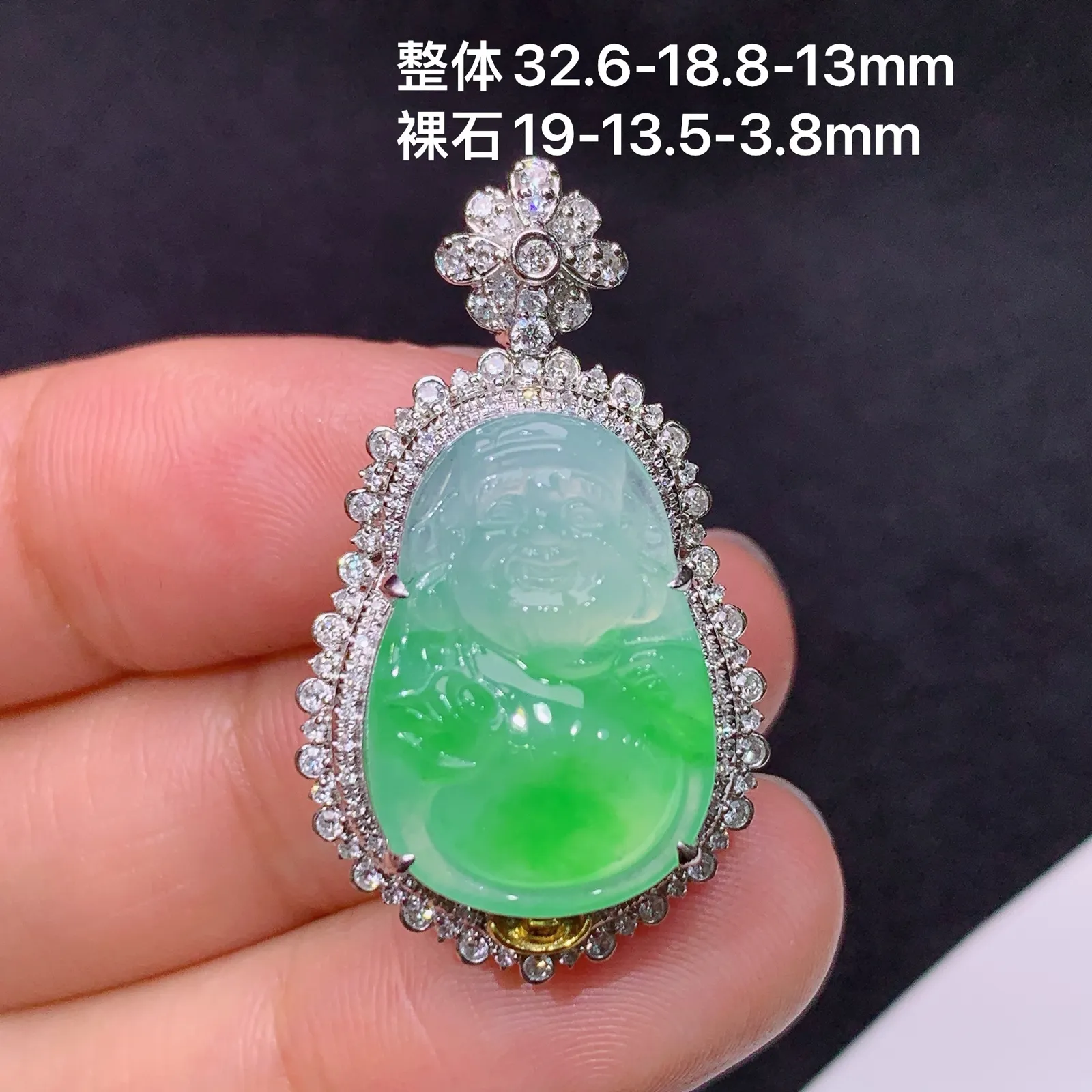 冰飘绿财神吊坠，18k金镶嵌，冰润色阳，品相好，种水足，Kf 尺寸32.6*18.8*13