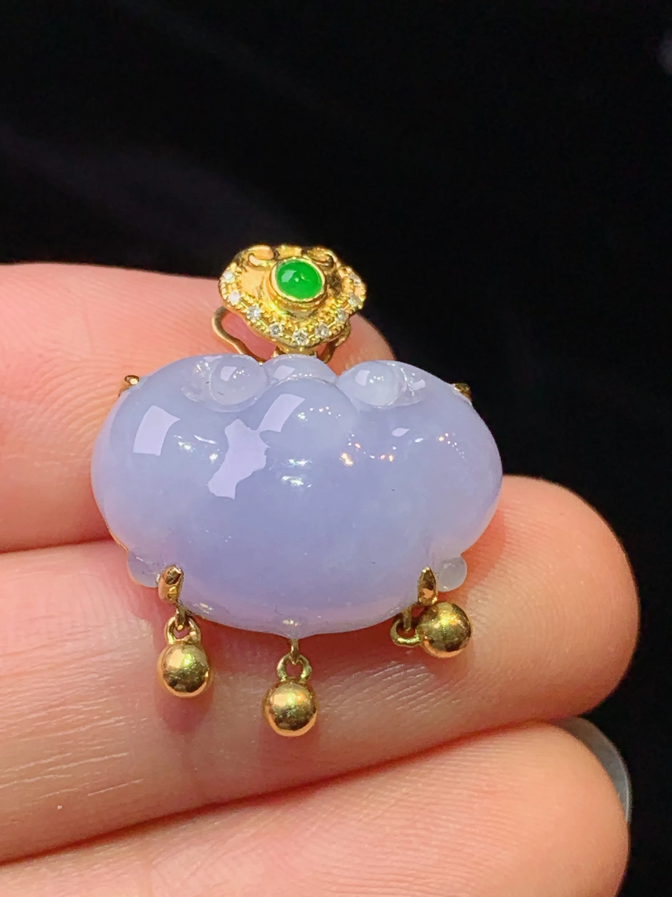 18k金钻镶嵌紫罗兰如意头吊坠 玉质细腻 色泽清新艳丽 整体尺寸24*19.5*8.5