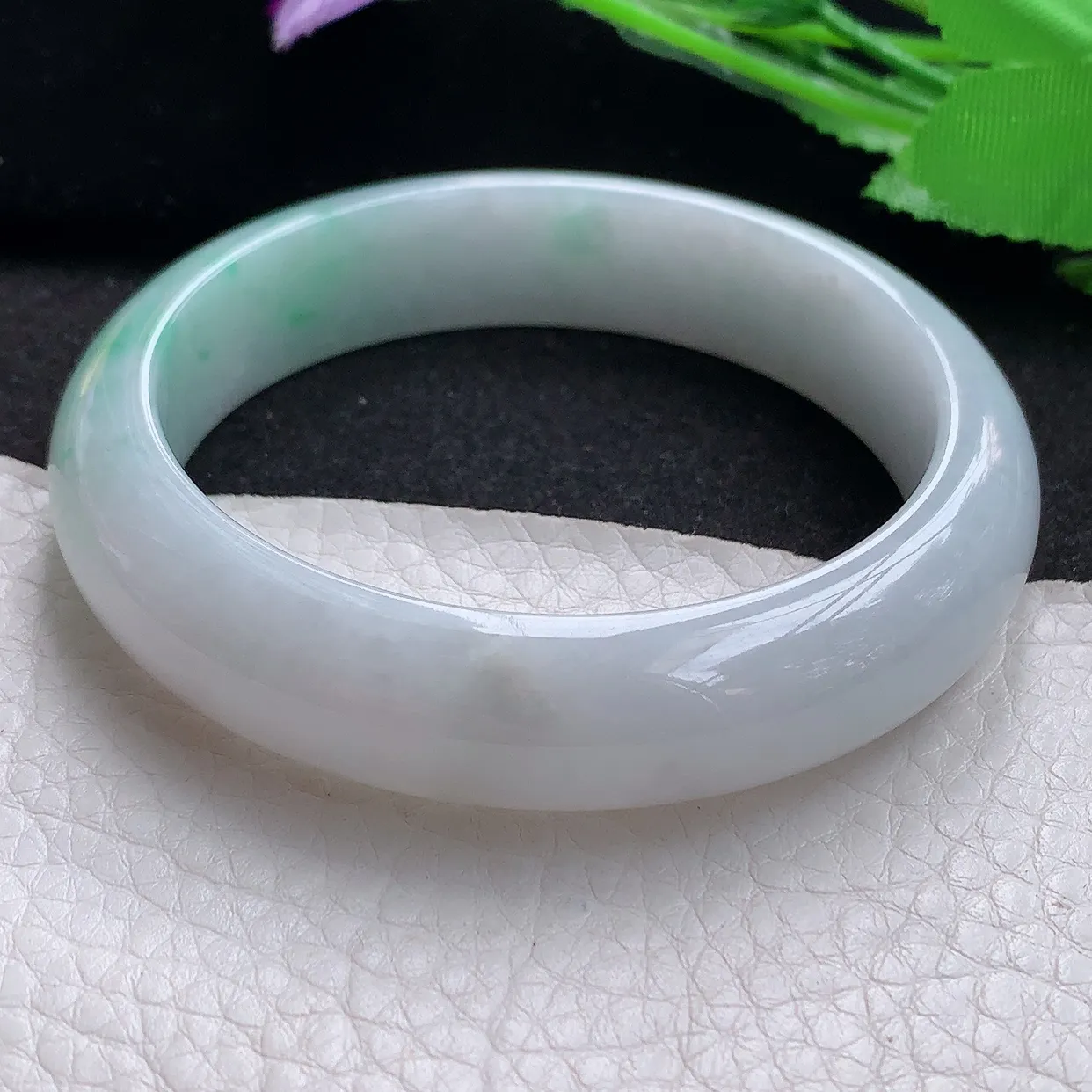 ll自然光58*14*8.5平安镯 天然缅甸翡翠a货飘绿宽边玉镯子 玉手环