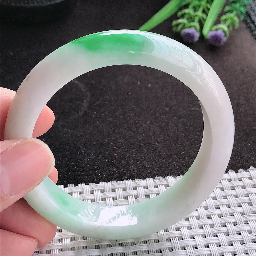 天然A货翡翠56/13/8.8老坑精美温润飘阳绿手镯宽边玉镯